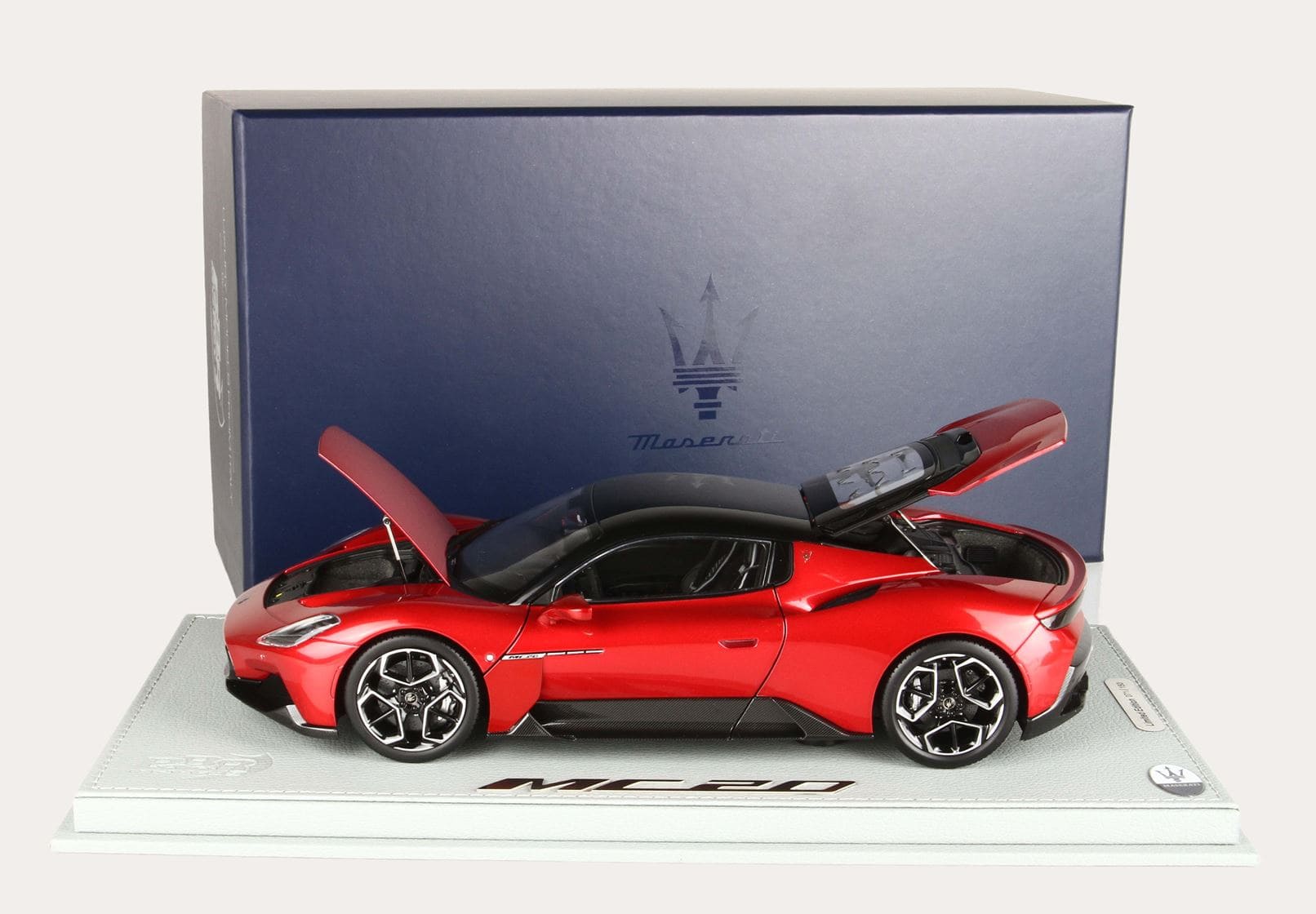 BBR Maserati MC20 Black Roof - Metallic Vincente Red | 1:18 - Image 3