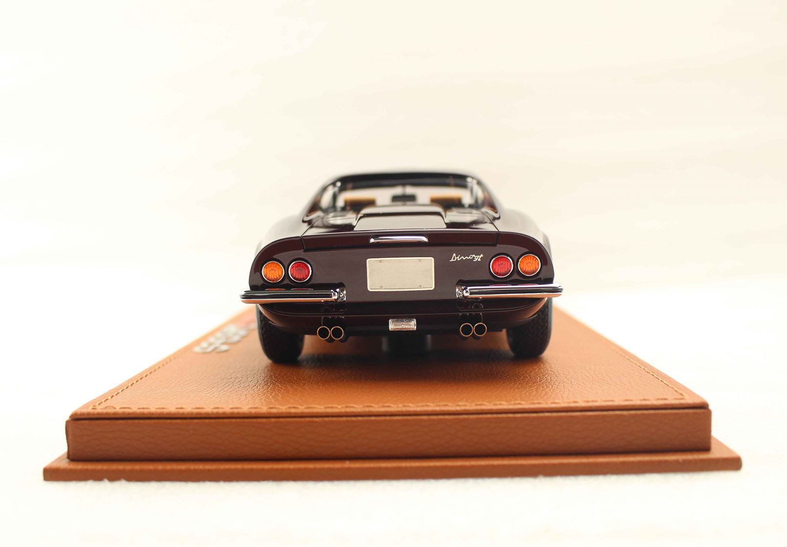BBR Ferrari Dino 246 GTS 1972 - Burgundy | 1:18 – Bild 4
