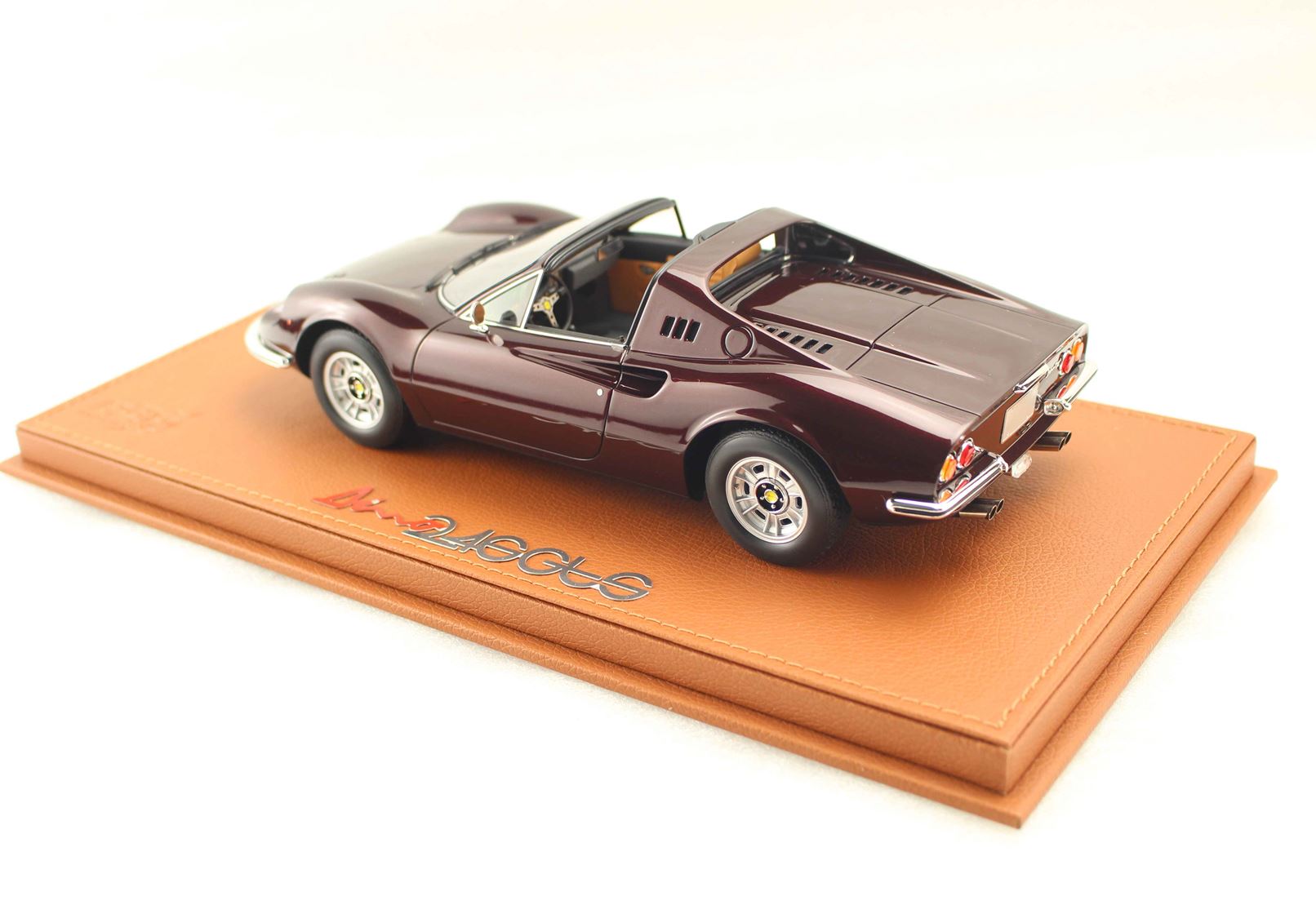 BBR Ferrari Dino 246 GTS 1972 - Burgundy | 1:18 – Bild 2