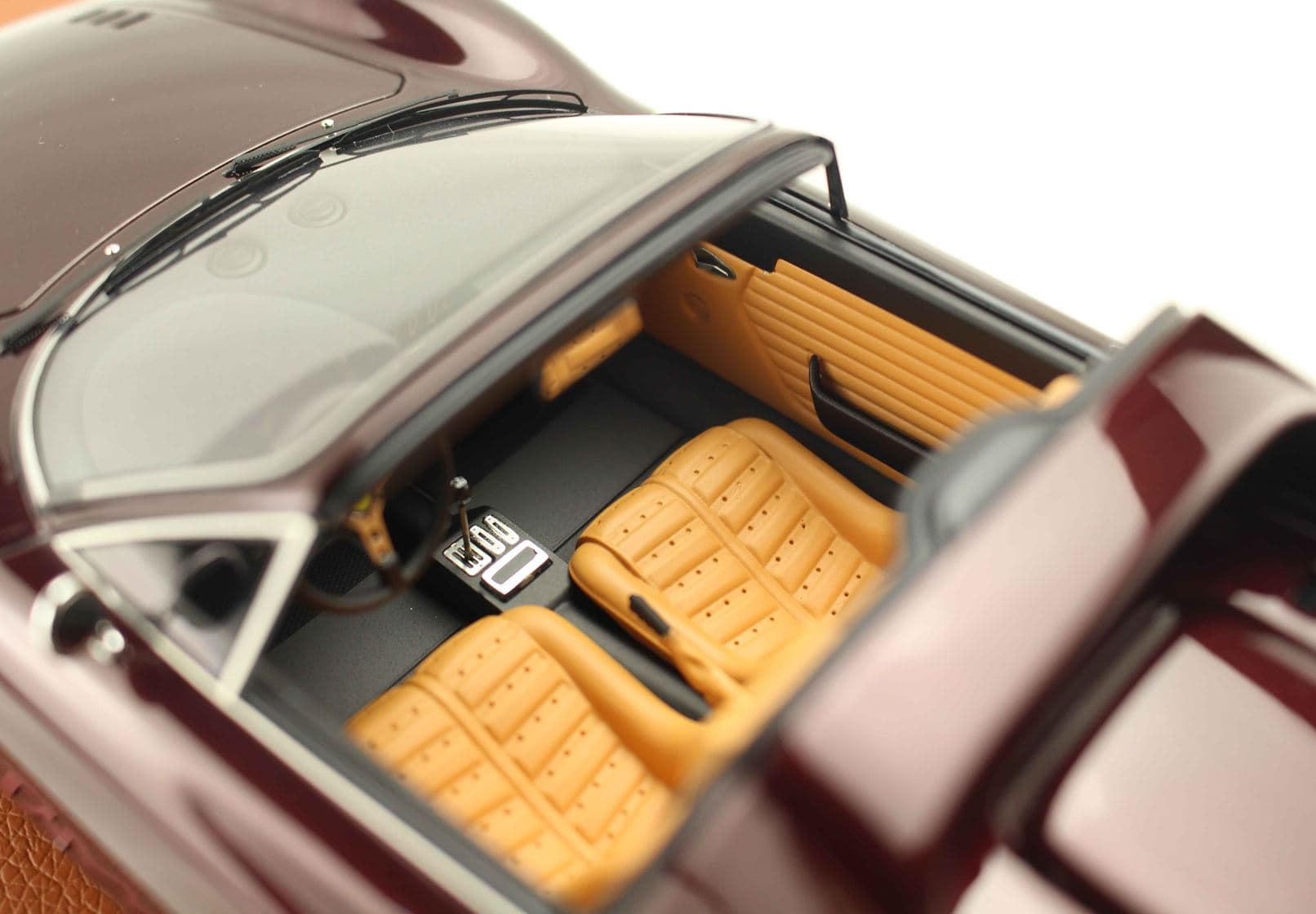 BBR Ferrari Dino 246 GTS 1972 - Burgundy | 1:18 – Bild 5
