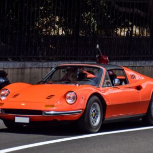 BBR Ferrari Dino 246 GTS 1972 con techo - Rojo Dino - Negro | 1:18