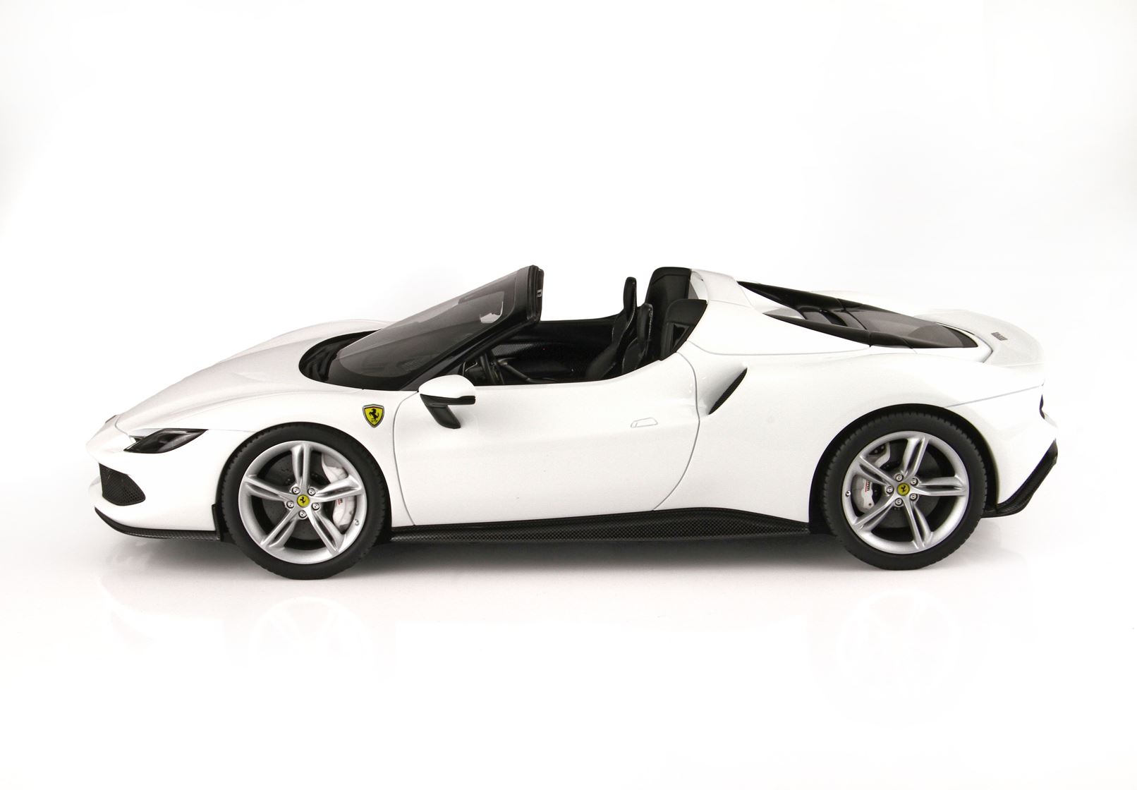 BBR Ferrari 296 GTS - Cervino White | 1:18 - Image 5