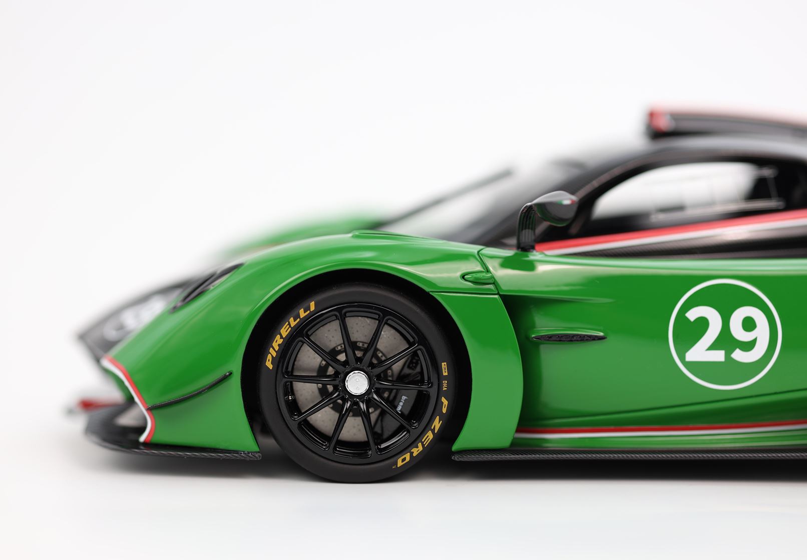 BBR Pagani Huayra R - Gloss Black Carbon / Meadow Green | 1:18 - Image 4