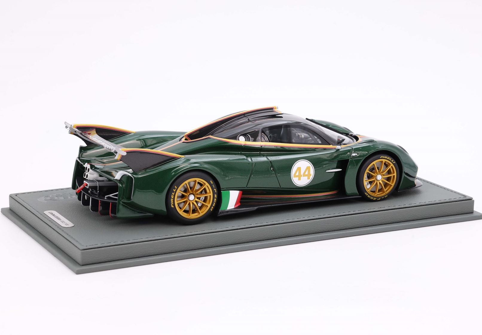 BBR パガーニ ウアイラ R - グロス エメラルドグリーンカーボン | 1:18