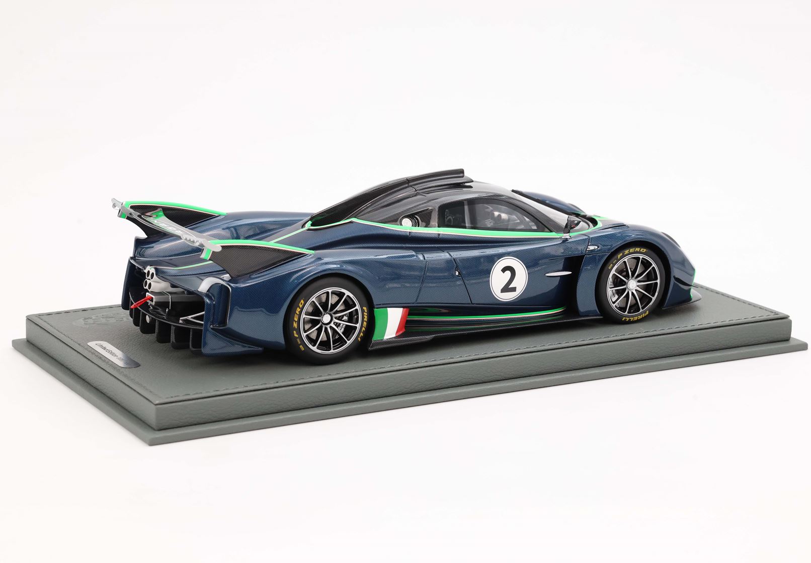 BBR Pagani Huayra R - Matte/Gloss Blue Danube Carbon Fiber | 1:18 – Bild 3