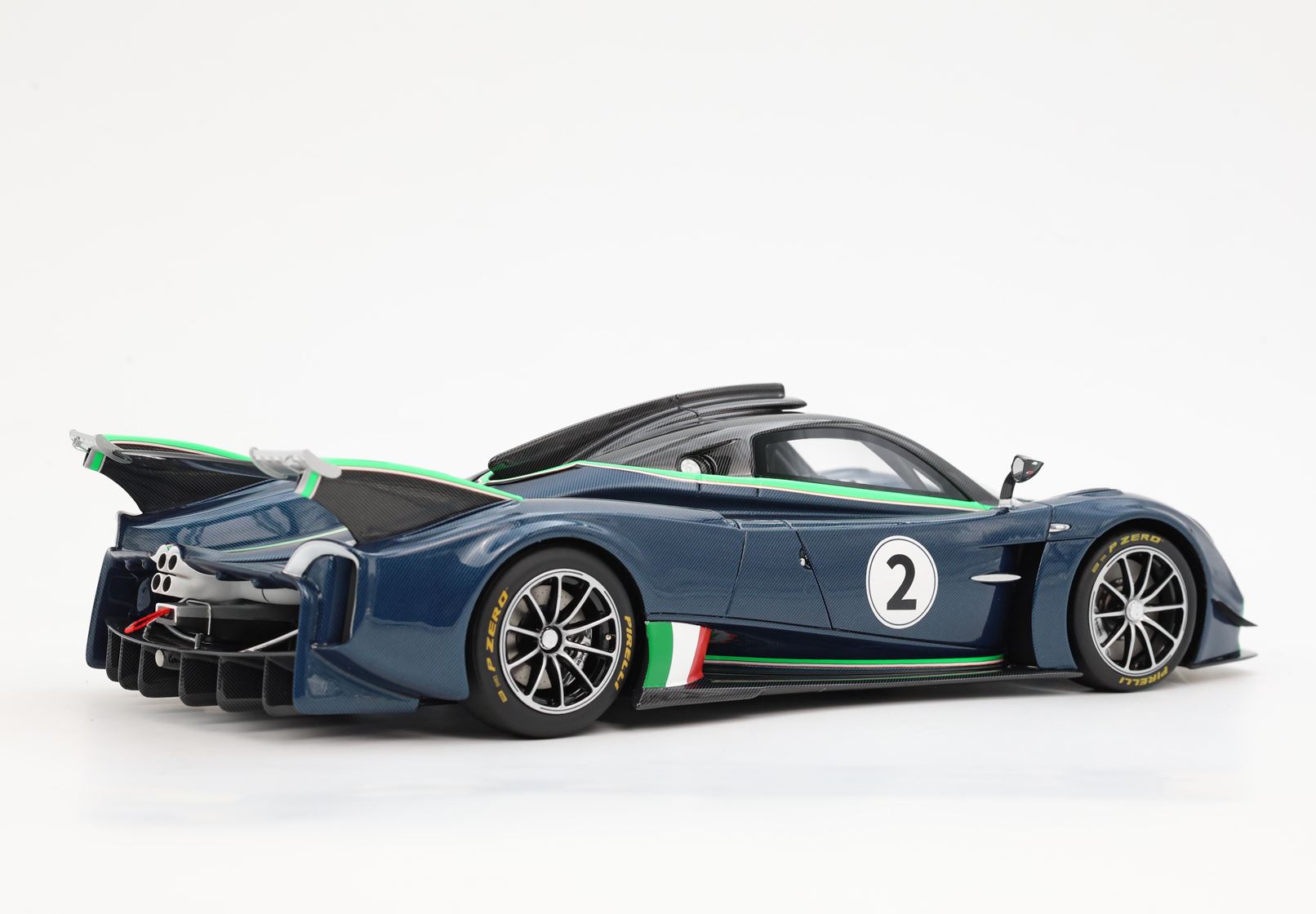 BBR Pagani Huayra R - Matte/Gloss Blue Danube Carbon Fiber | 1:18 – Bild 5
