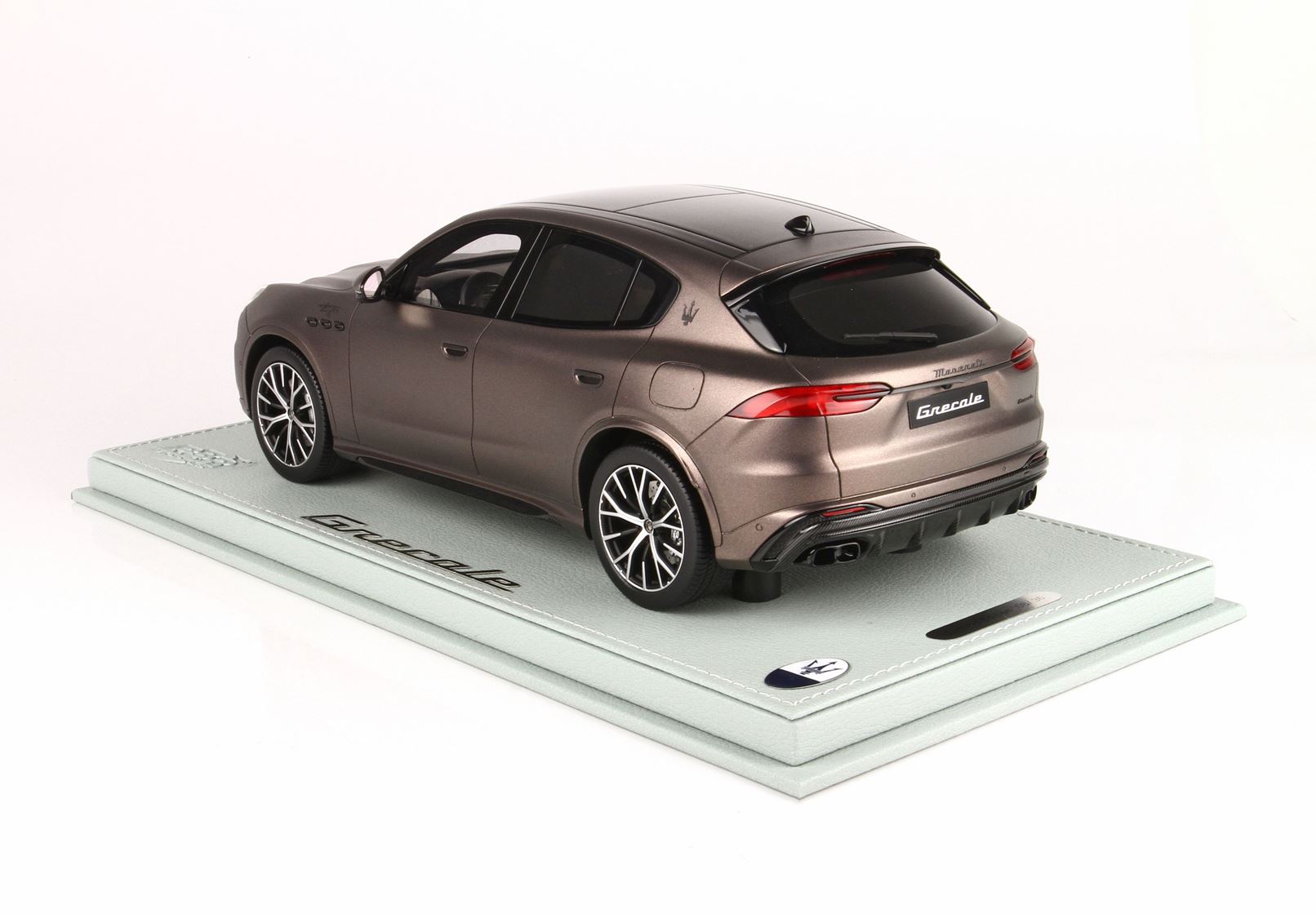 BBR Maserati Grecale Trofeo 2022 - Matte Metallic Bronze | 1:18 - Image 3