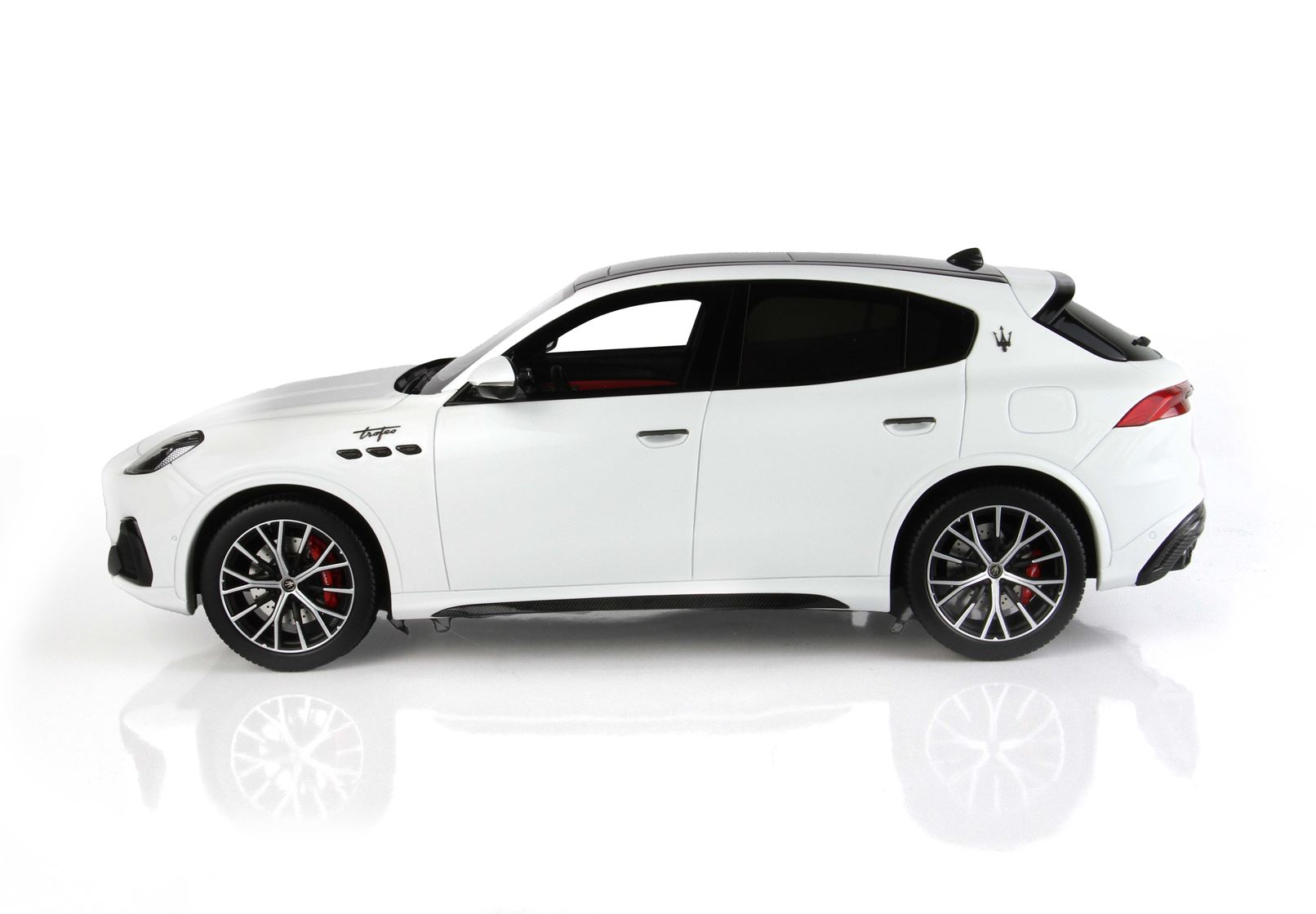 BBR Maserati Grecale Trofeo - White | 1:18 - Image 4