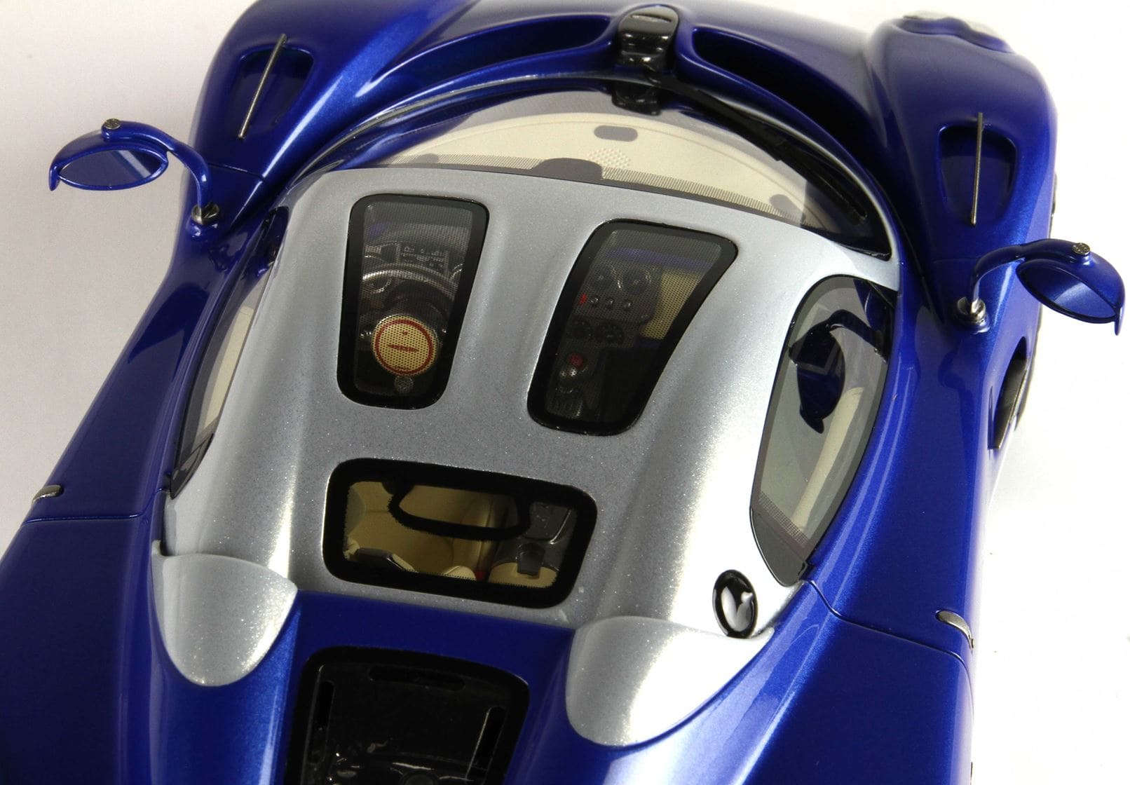 BBR Pagani Utopia - M208 Metallic Blue | 1:18 - Image 8