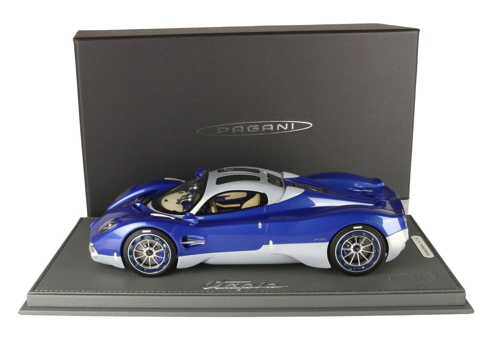 BBR Pagani Utopia - M208 Metallic Blue | 1:18 - Image 10