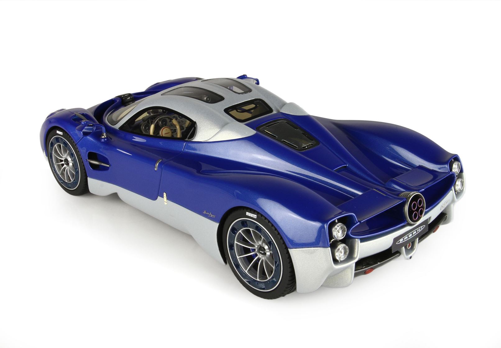 BBR Pagani Utopia - M208 Metallic Blue | 1:18 - Image 5