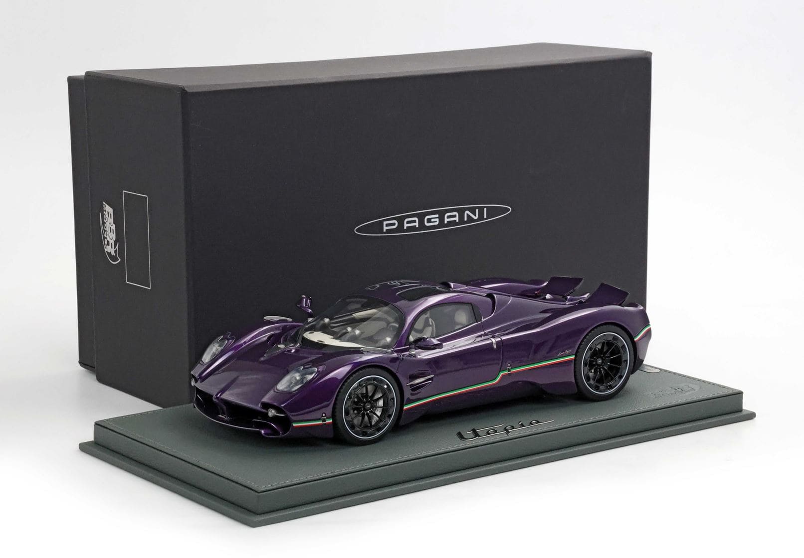 BBR Pagani Utopia Coupe New Version (Raised Rear Wings) - Purple Hong Kong | 1:18 - Image 10