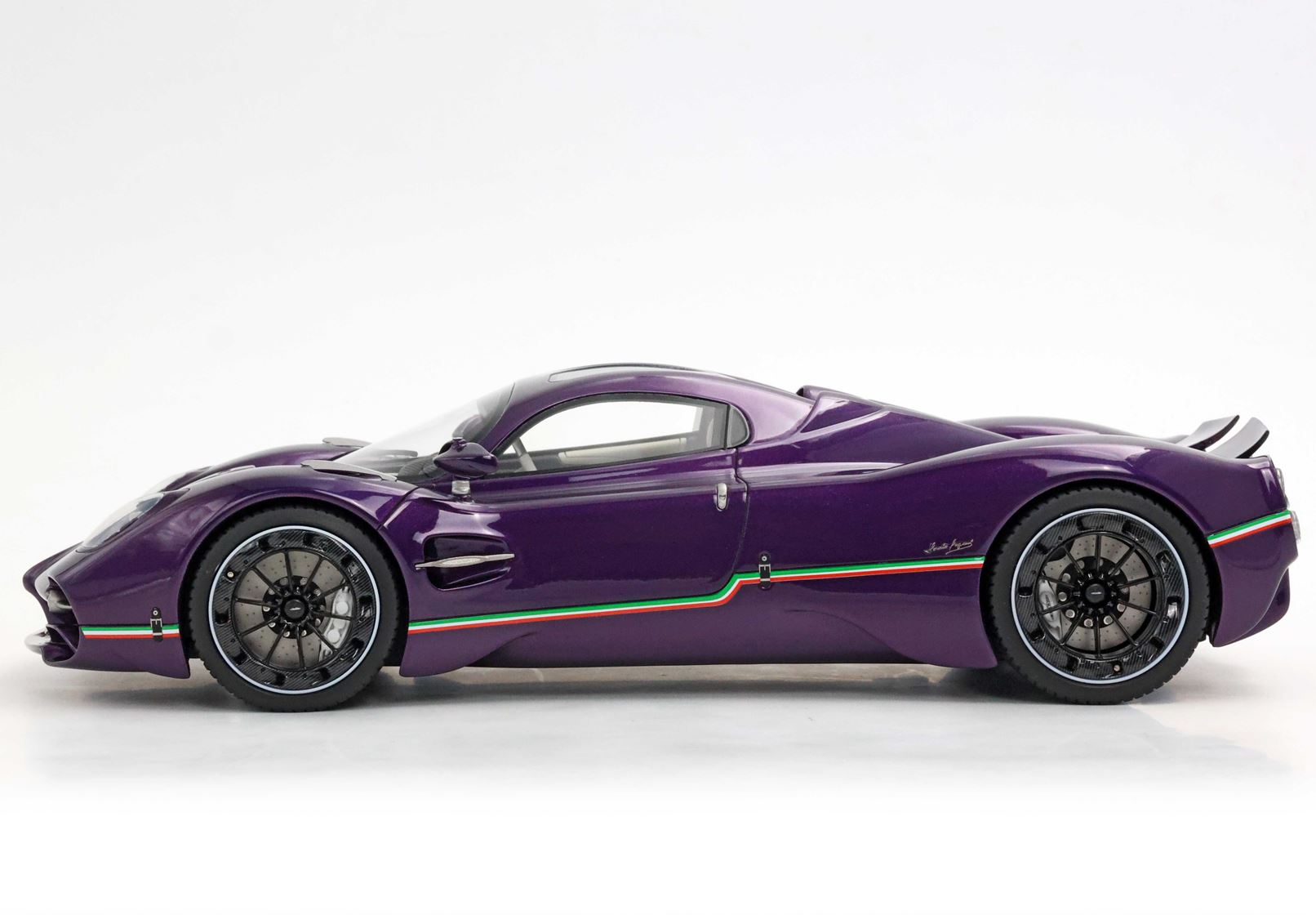 BBR Pagani Utopia Coupe New Version (Raised Rear Wings) - Purple Hong Kong | 1:18 - Image 4