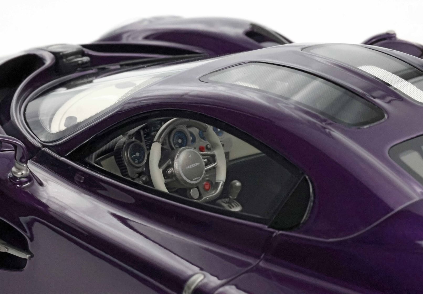 BBR Pagani Utopia Coupe New Version (Raised Rear Wings) - Purple Hong Kong | 1:18 - Image 9