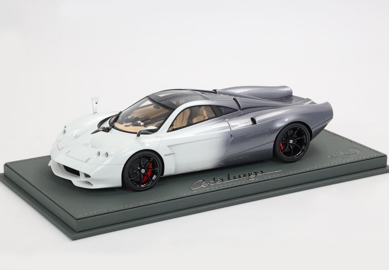 BBR Pagani Huayra Codalunga - Malta White - Gray Shade | 1:18
