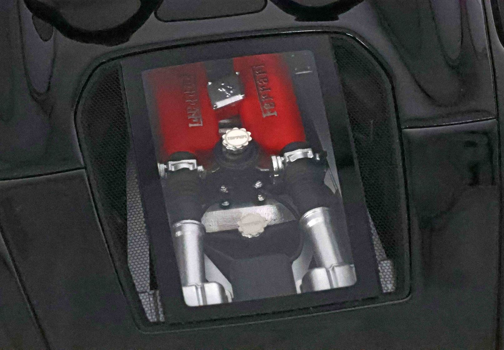 BBR Ferrari 360 Modena Spider Manual Transmission - Gloss Black - Bordeaux | 1:18 - Image 9