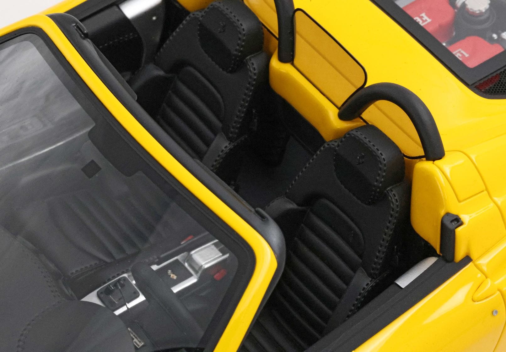 BBR Ferrari 360 Modena Spider Automatic Gearbox, Challenge Rear Grille, Italian Stripe - Modena Yellow / Black | 1:18 - 画像9