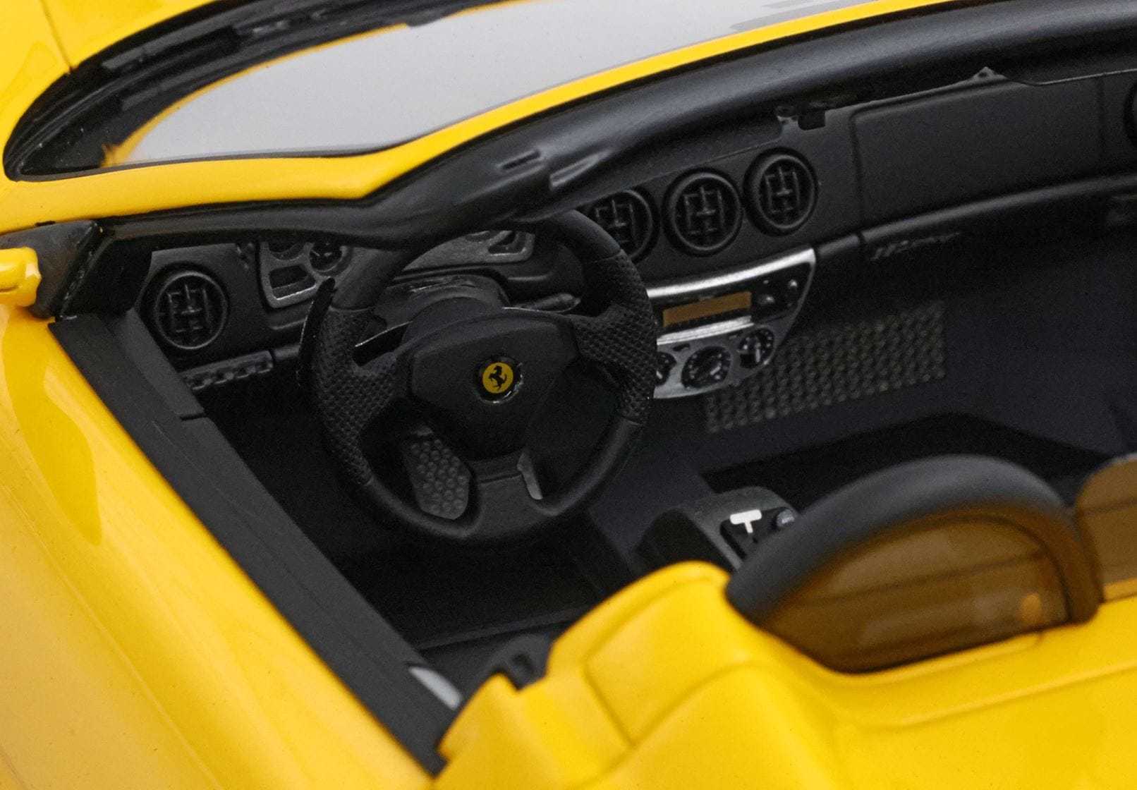 BBR Ferrari 360 Modena Spider Automatic Gearbox, Challenge Rear Grille, Italian Stripe - Modena Yellow / Black | 1:18 - 画像6