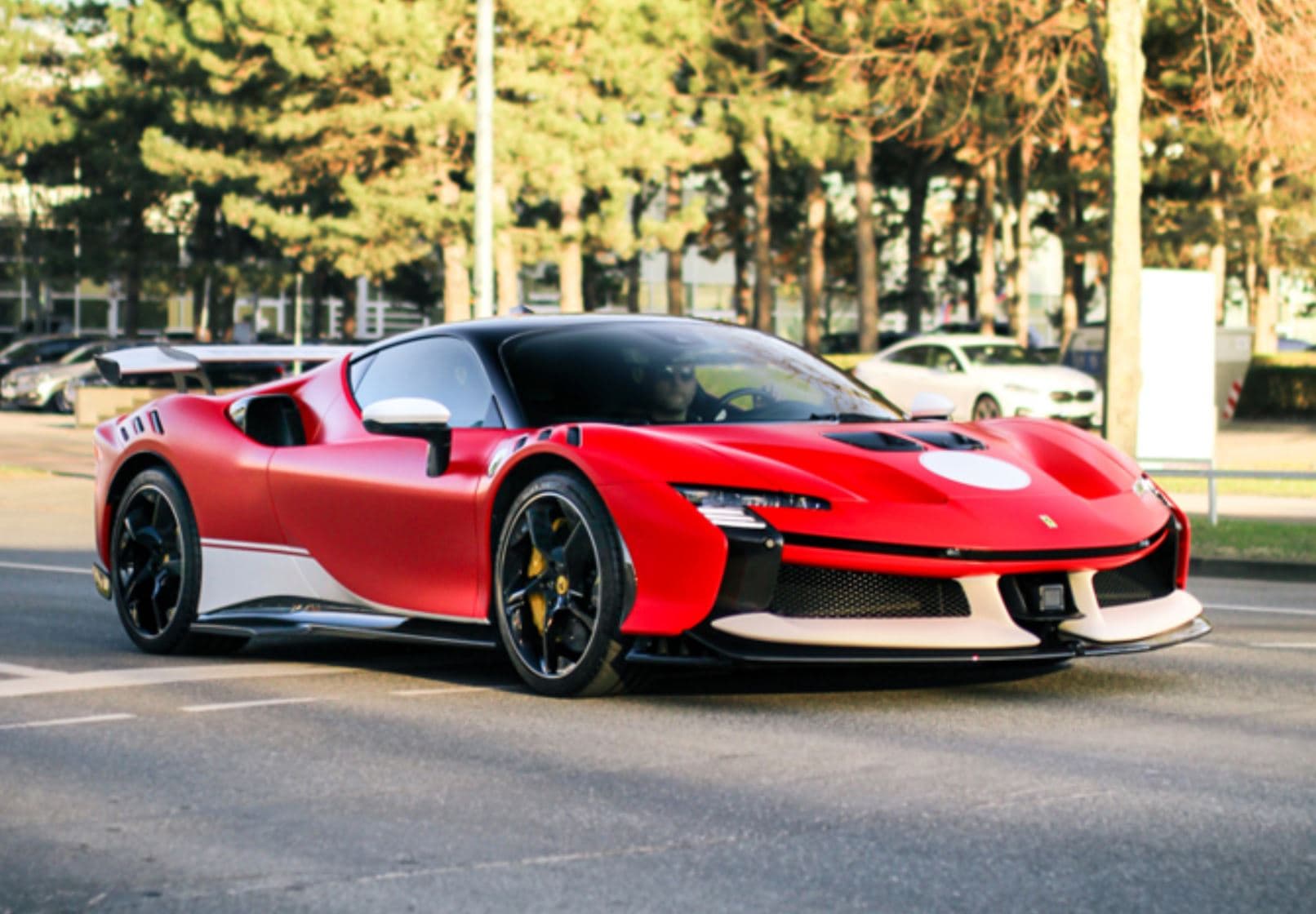 BBR Ferrari SF90 XX Stradale - Rosso con Livrea Bianca | 1:18