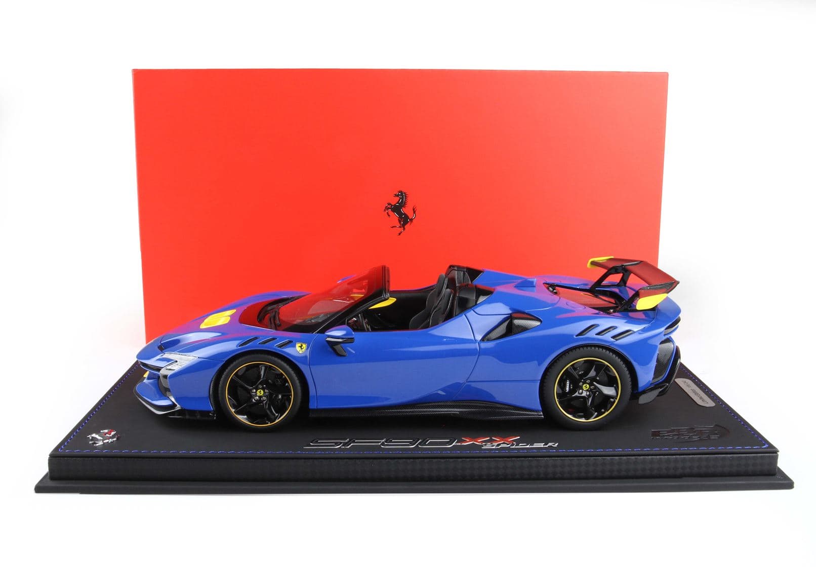 BBR Ferrari SF90 XX Spider - Dino Blue and Yellow | 1:18 - Image 7