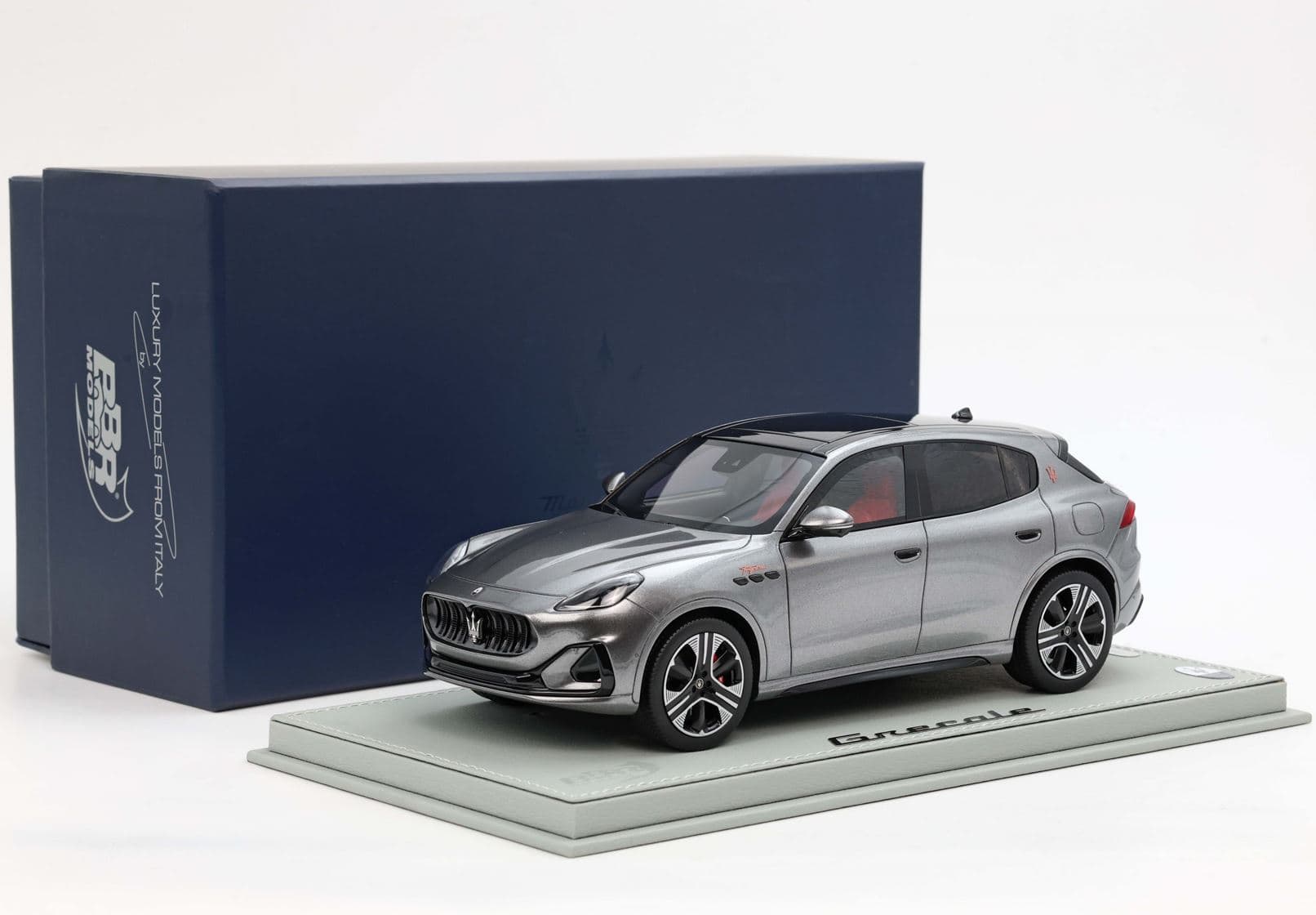 BBR Maserati Grecale Folgore 2022 - Lava Grey | 1:18 - Image 10