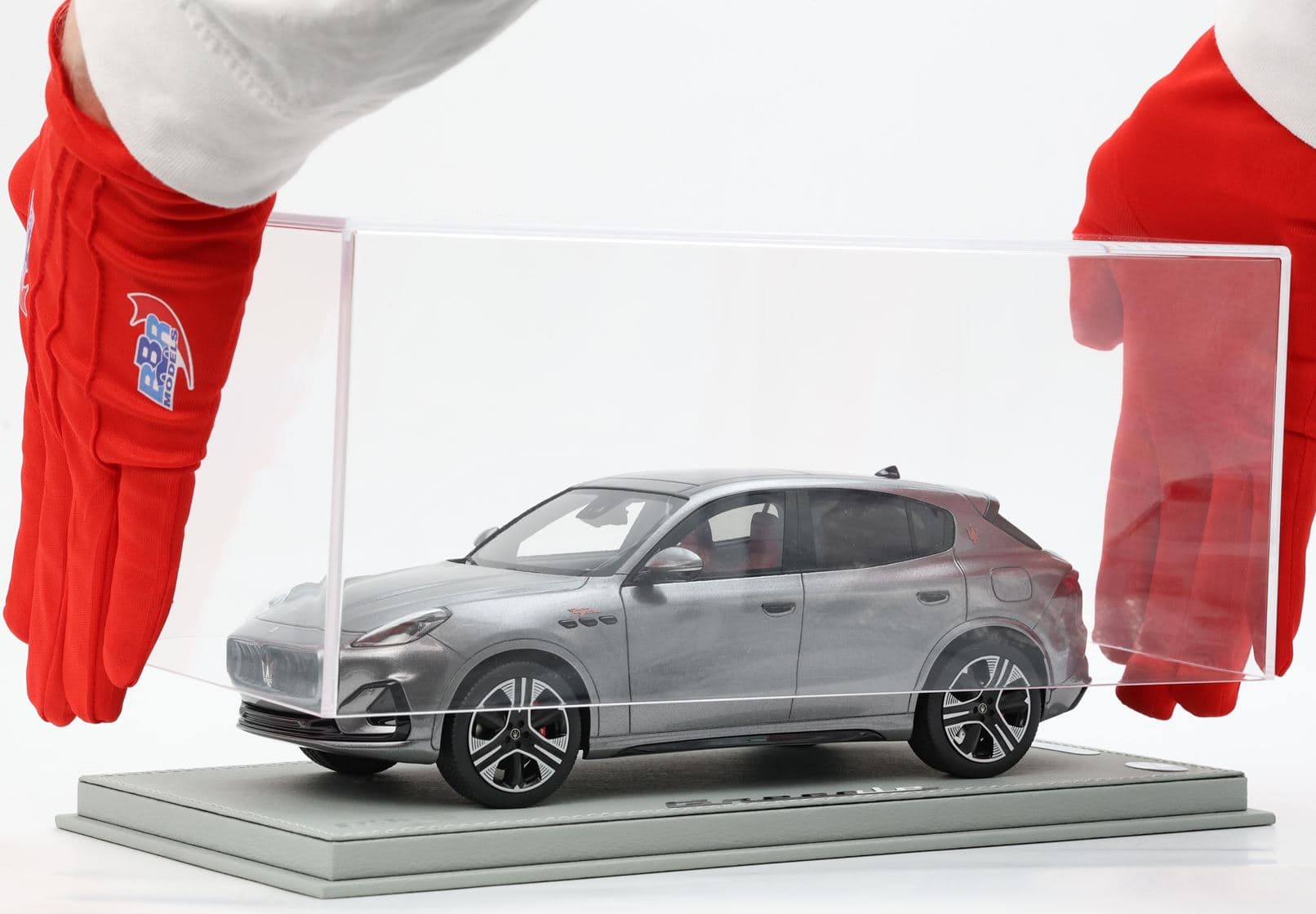 BBR Maserati Grecale Folgore 2022 - Lava Grey | 1:18 - Image 2