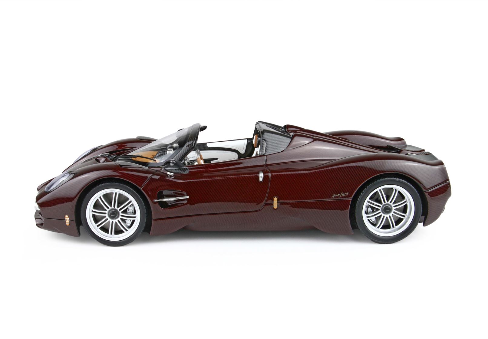 BBR Pagani Utopia Roadster Habanero Pebble Beach Launch Car - Full Carbon Red | 1:18 – Bild 4
