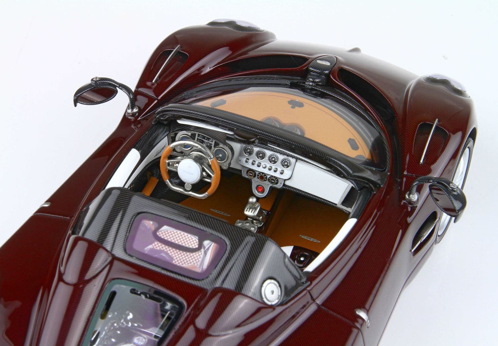 BBR Pagani Utopia Roadster Habanero Pebble Beach Launch Car - Full Carbon Red | 1:18 – Bild 6