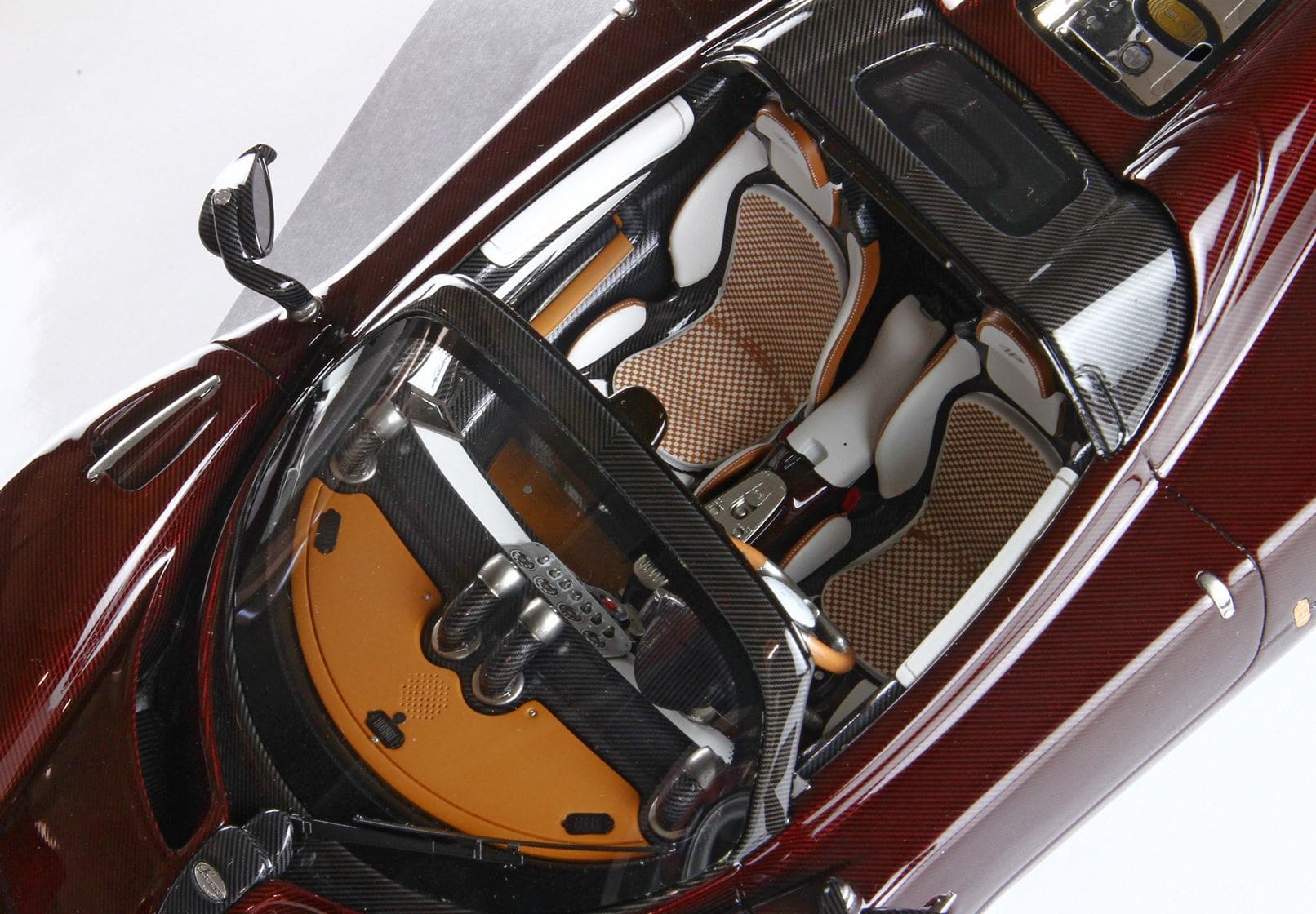 BBR Pagani Utopia Roadster Habanero Pebble Beach Launch Car - Full Carbon Red | 1:18 – Bild 7