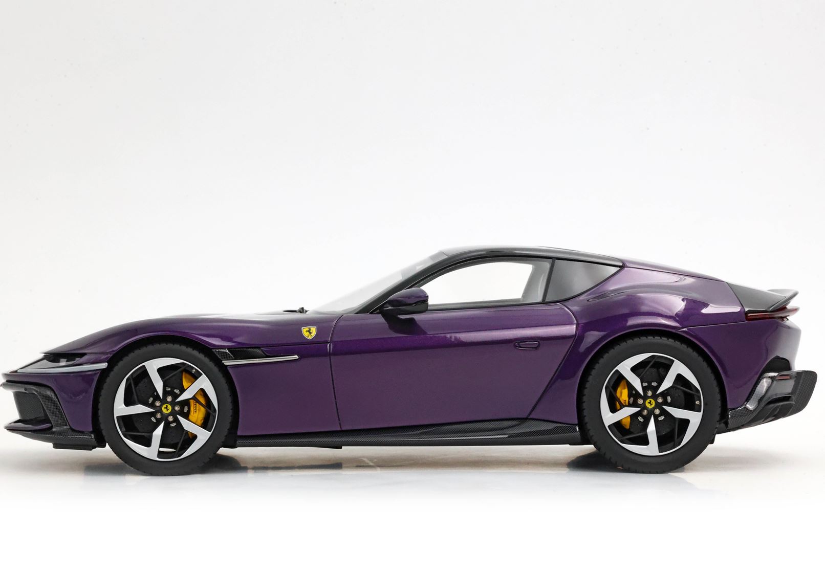 BBR Ferrari 12Cilindri Coupe - Purple Hong Kong | 1:18 - Image 3