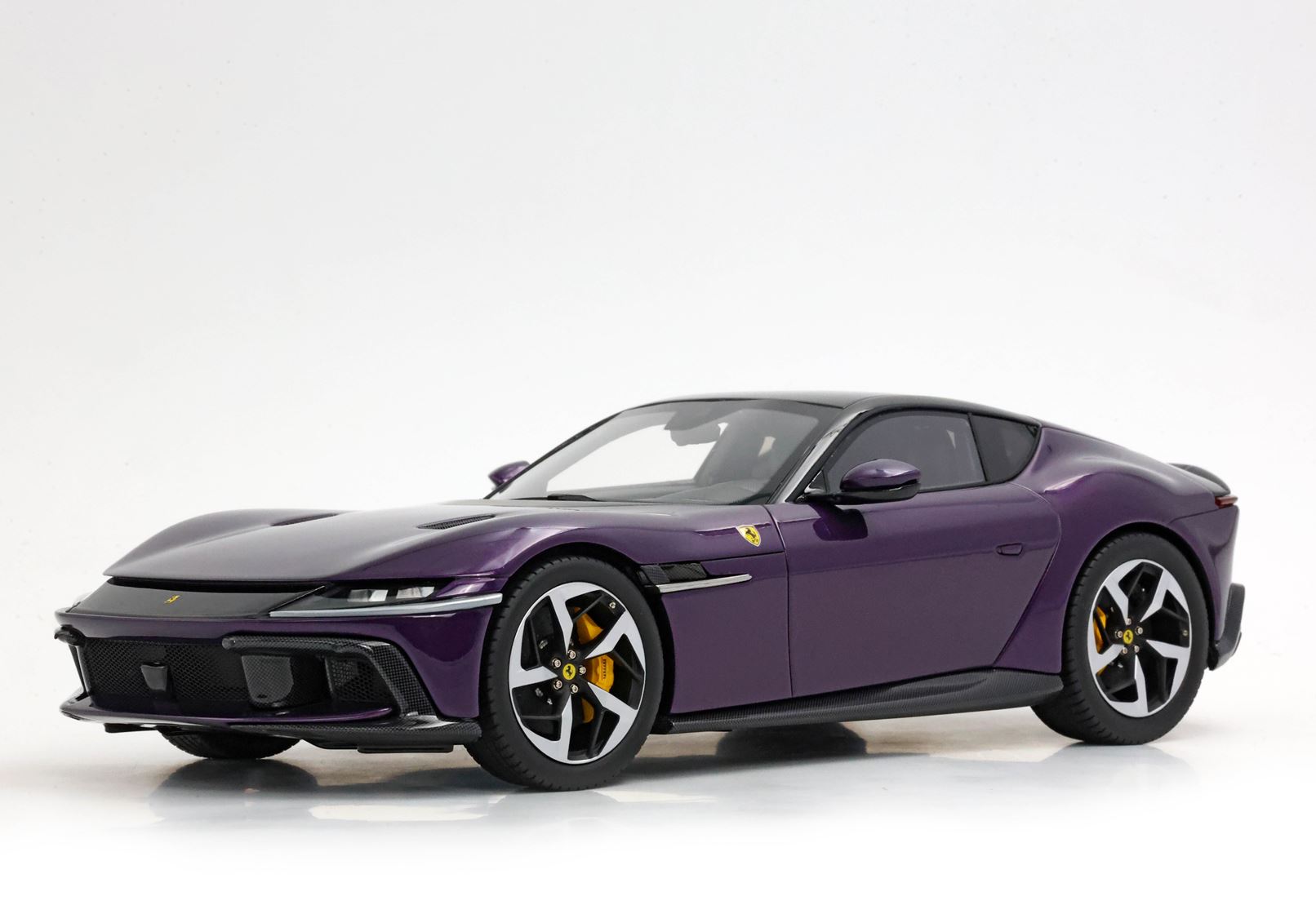 BBR Ferrari 12Cilindri Coupe - Purple Hong Kong | 1:18 - Image 4