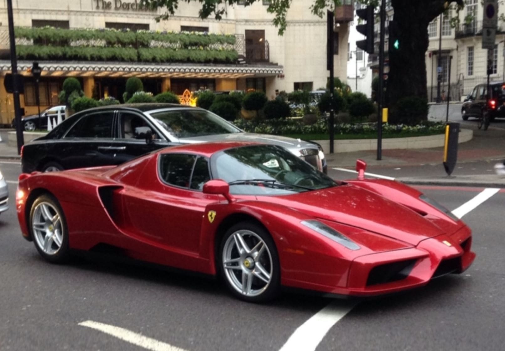 BBR Ferrari Enzo Luxury Pack - F1 2007 Red | 1:18