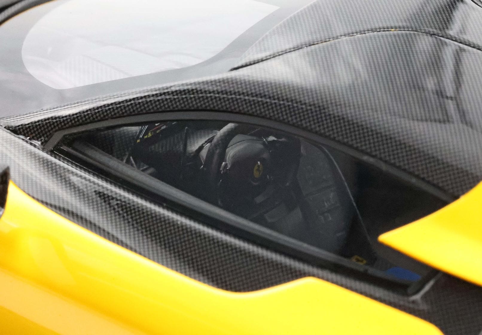 BBR Ferrari F80 Optional Carbonio - Triple Layer Yellow | 1:18 – Bild 5