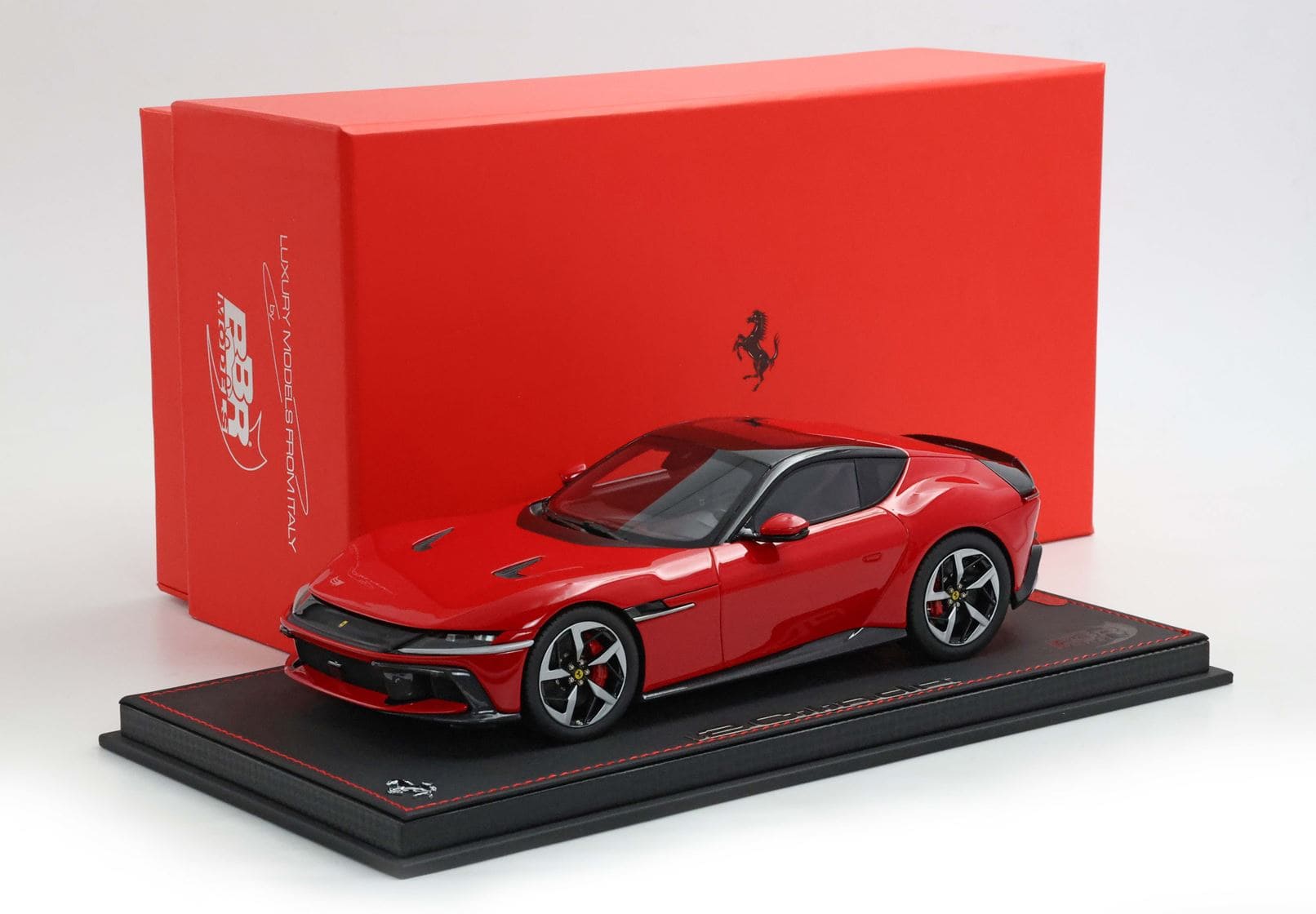 BBR Ferrari 12Cilindri Tetto Panoramico - Red | 1:18 - Image 9