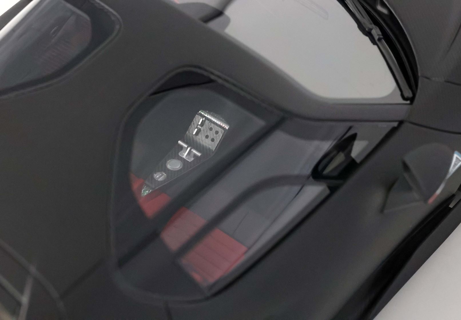 BBR Alfa Romeo 33 Stradale - Matte Carbon | 1:18 - Image 7