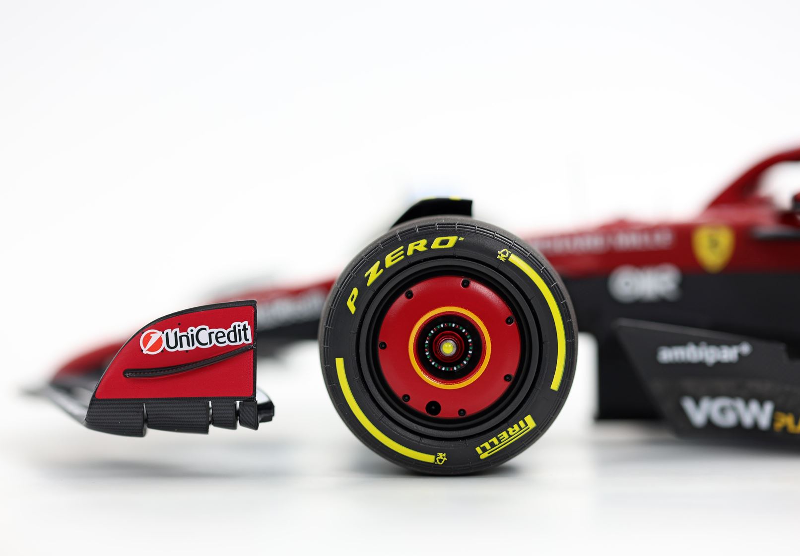 BBR Ferrari SF25 Monaco GP 2025 Shell 75 Years Livery Lewis Hamilton | 1:18 - Image 7