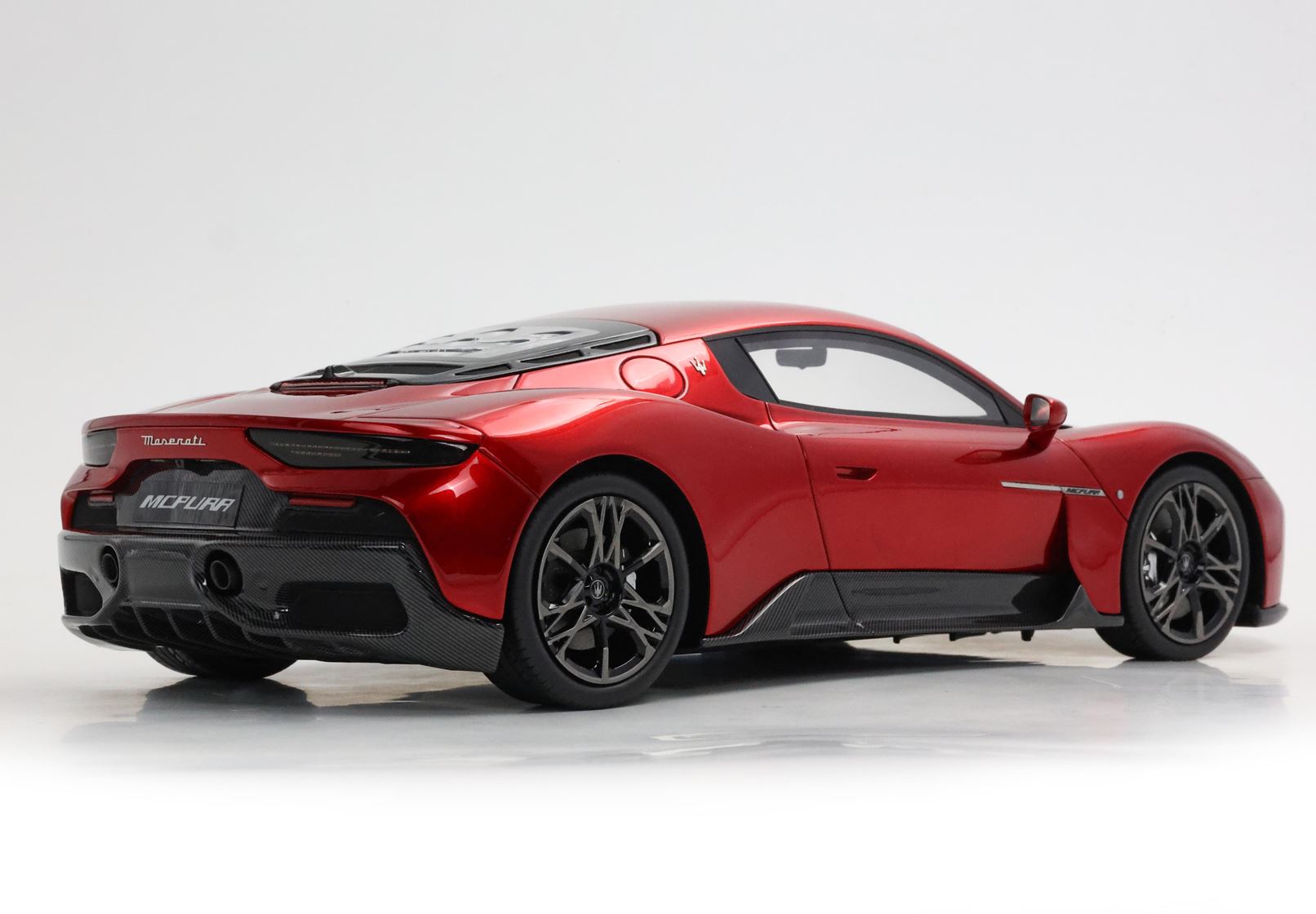 BBR Maserati MC Pura - Granturismo Red | 1:18 - Image 6