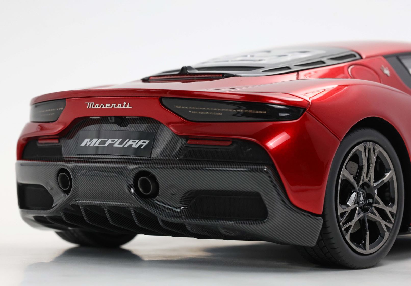 BBR Maserati MC Pura - Granturismo Red | 1:18 - Image 7