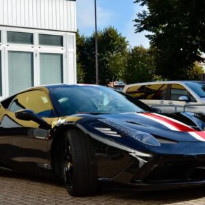 BBR フェラーリ 458 スペチアーレ - ブラック、レッド&ホワイトストライプ | 1:18