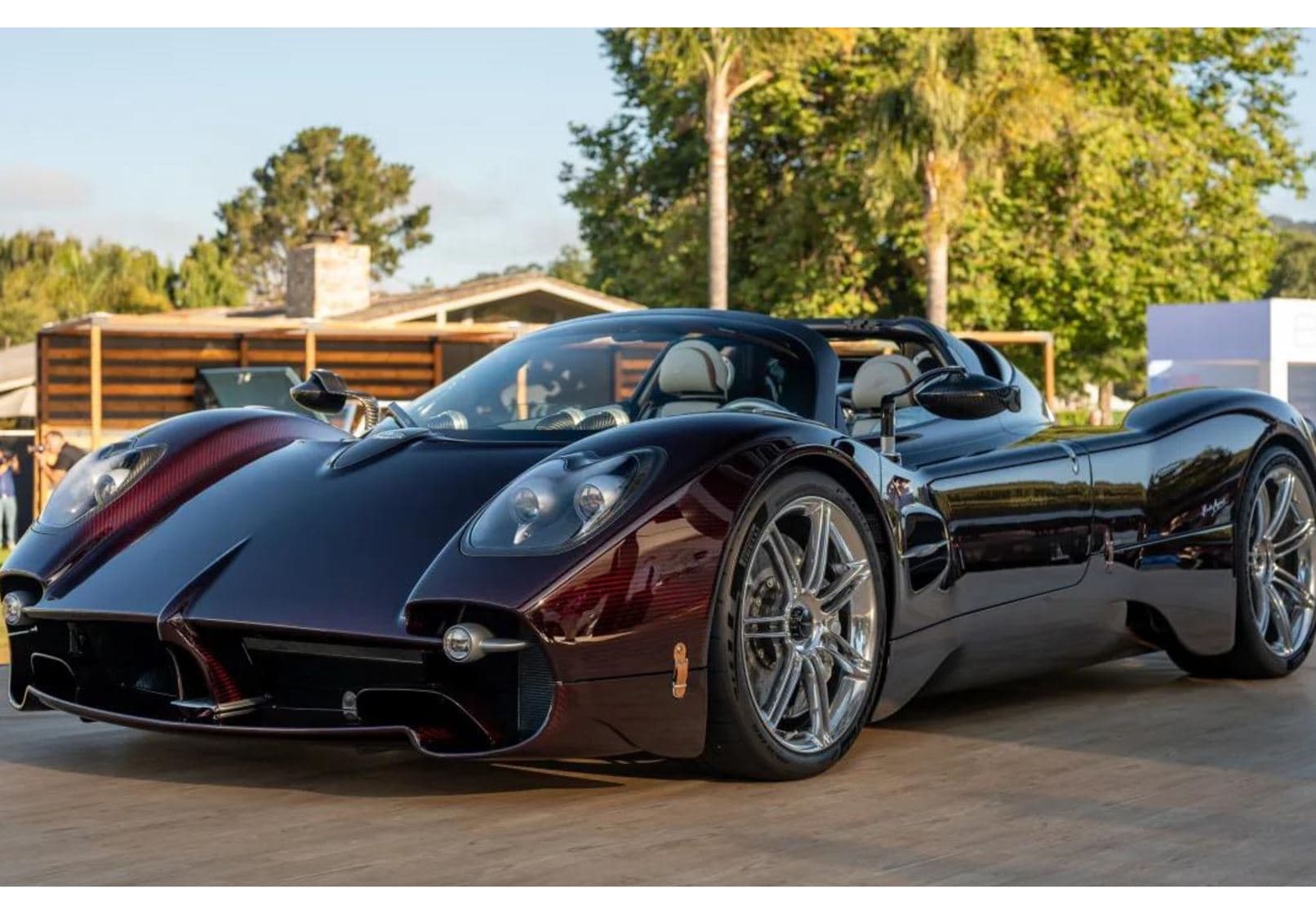 BBR Pagani Utopia Roadster Habanero Pebble Beach Launch Car - Full Carbon Red | 1:18 – Bild 8