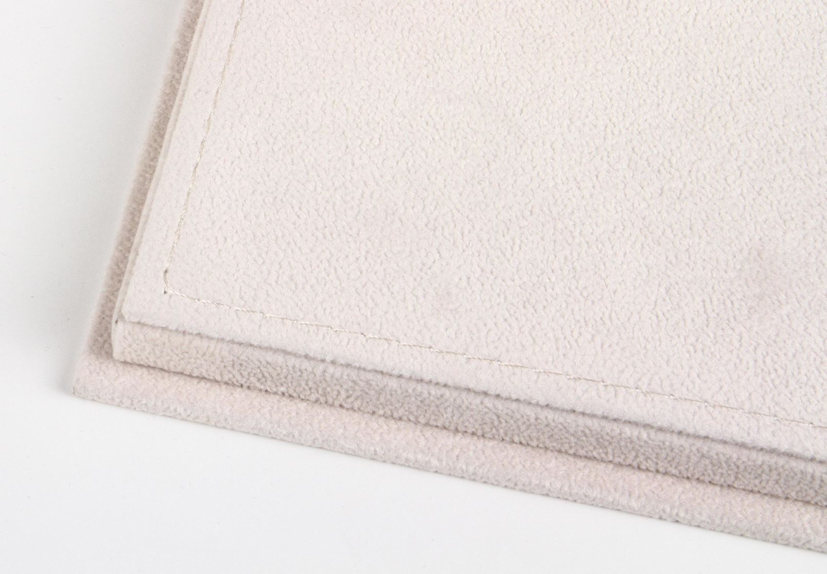BBR Display Case White Alcantara Base - White | 1:18 - Image 7
