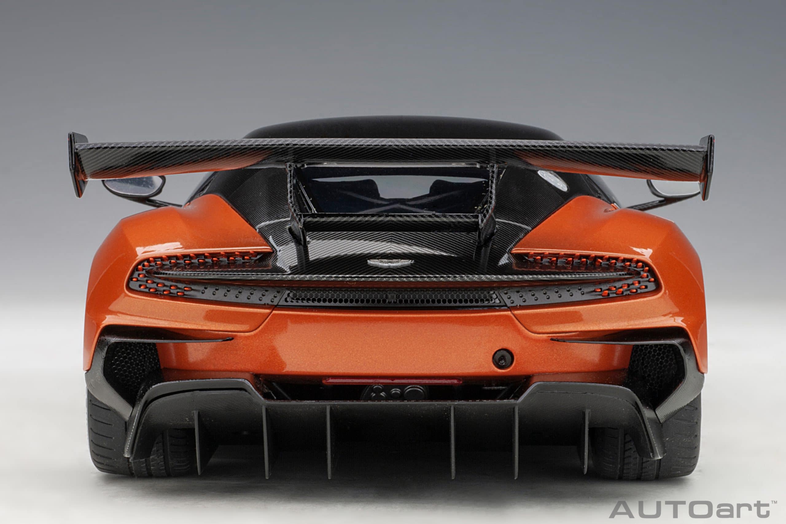 AUTOart Aston Martin Vulcan 2015 1:18 - Madagascar Orange - Image 6