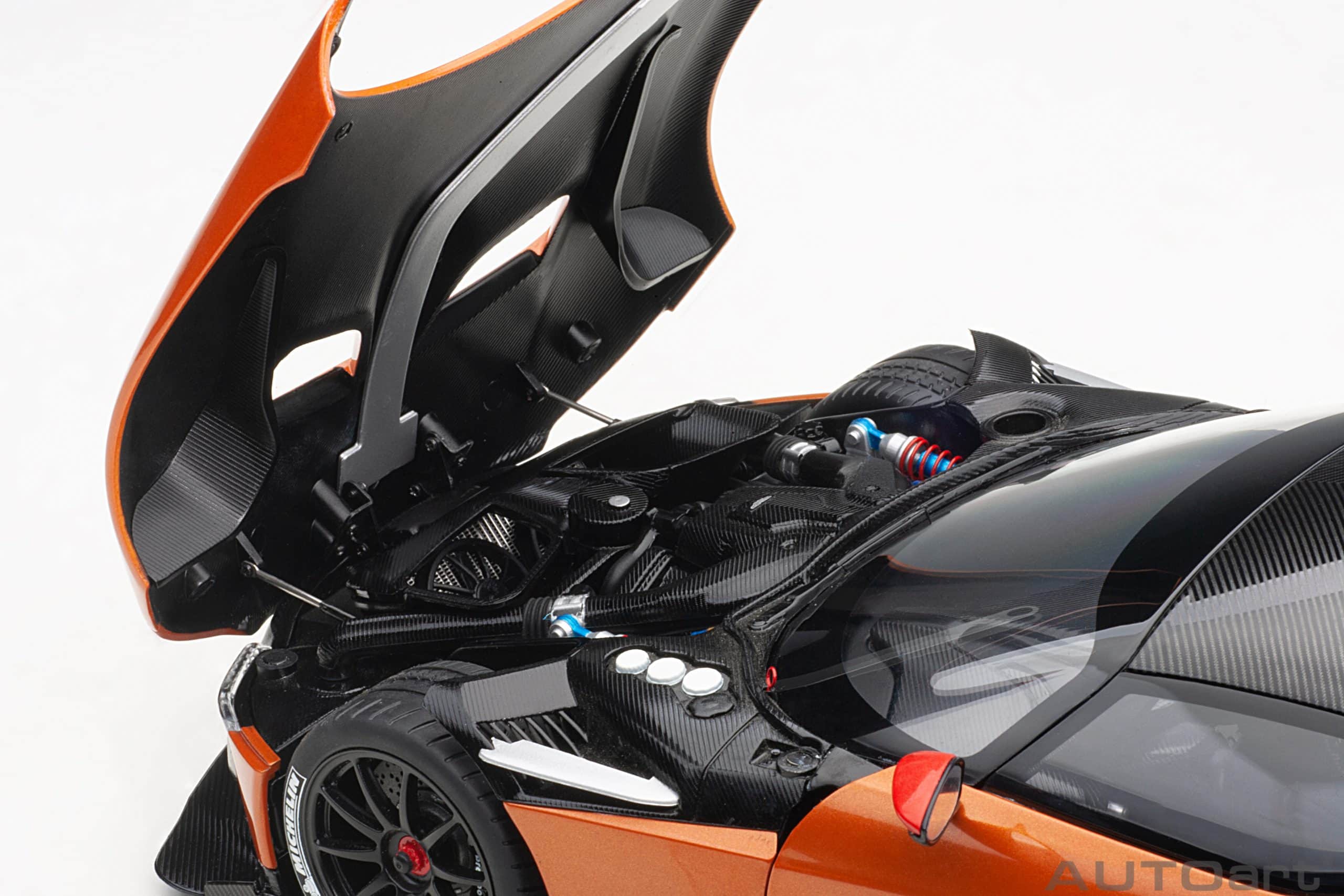 AUTOart Aston Martin Vulcan 2015 1:18 - Madagascar Orange - Image 11