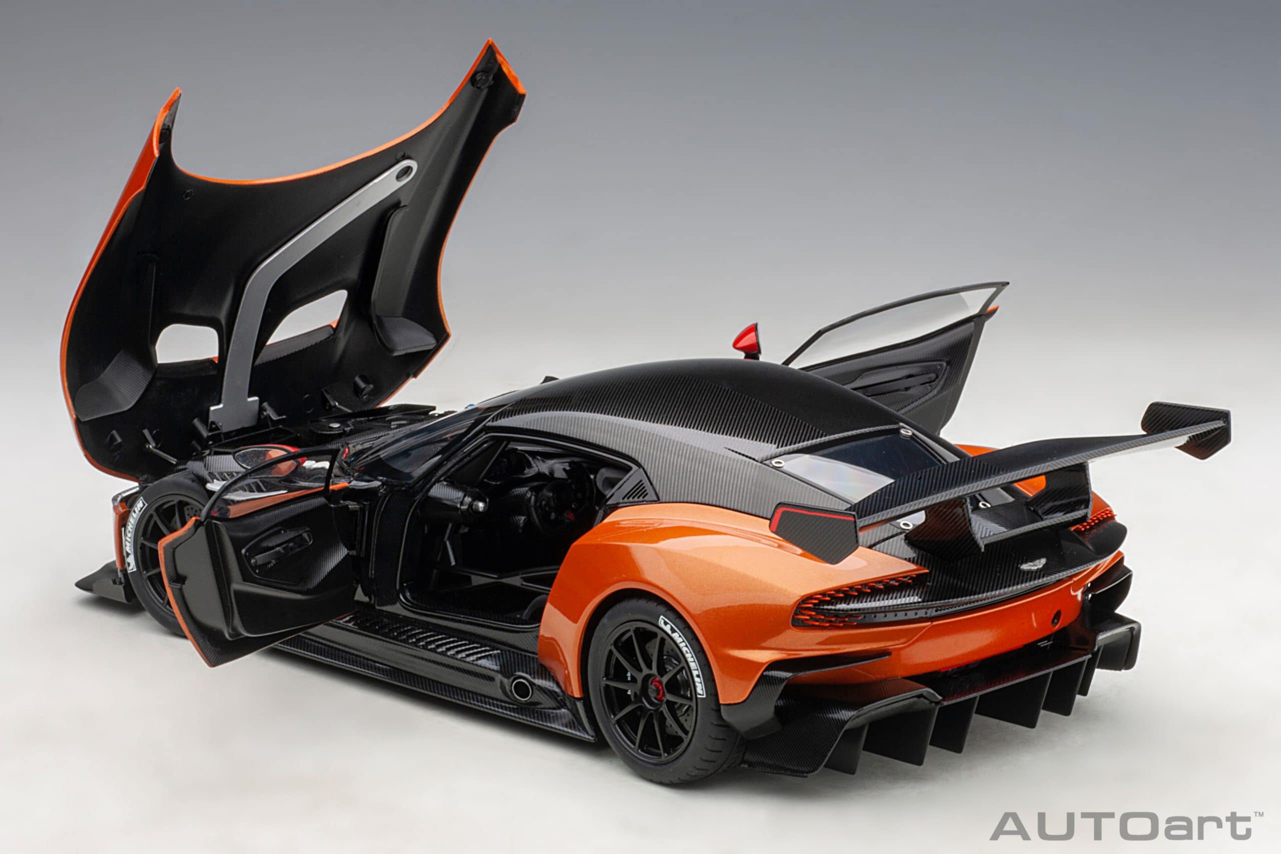 AUTOart Aston Martin Vulcan 2015 1:18 - Madagascar Orange - Image 12