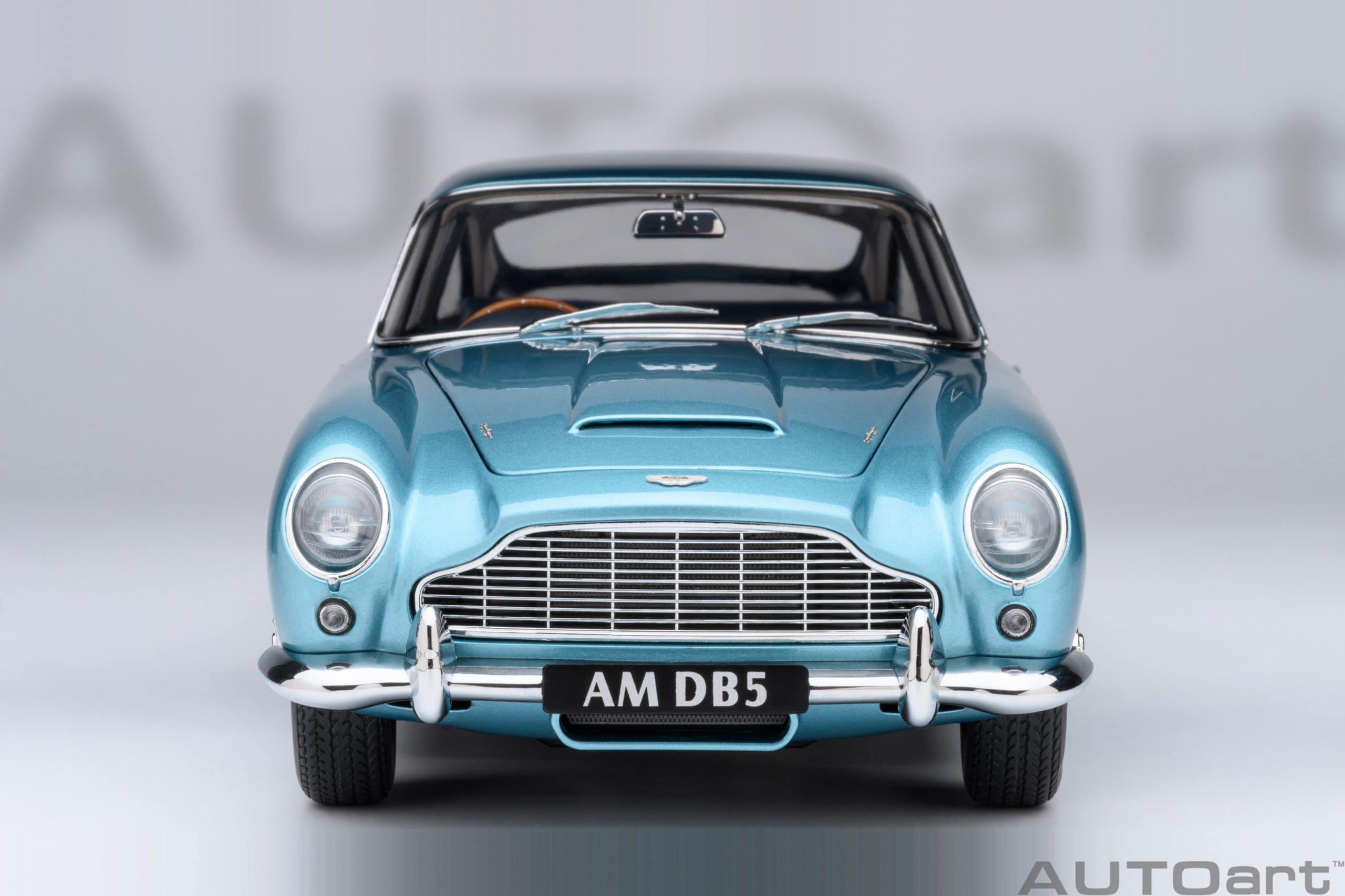 AUTOart Aston Martin DB5 1964 1:18 - Caribbean Pearl Blue - Image 5