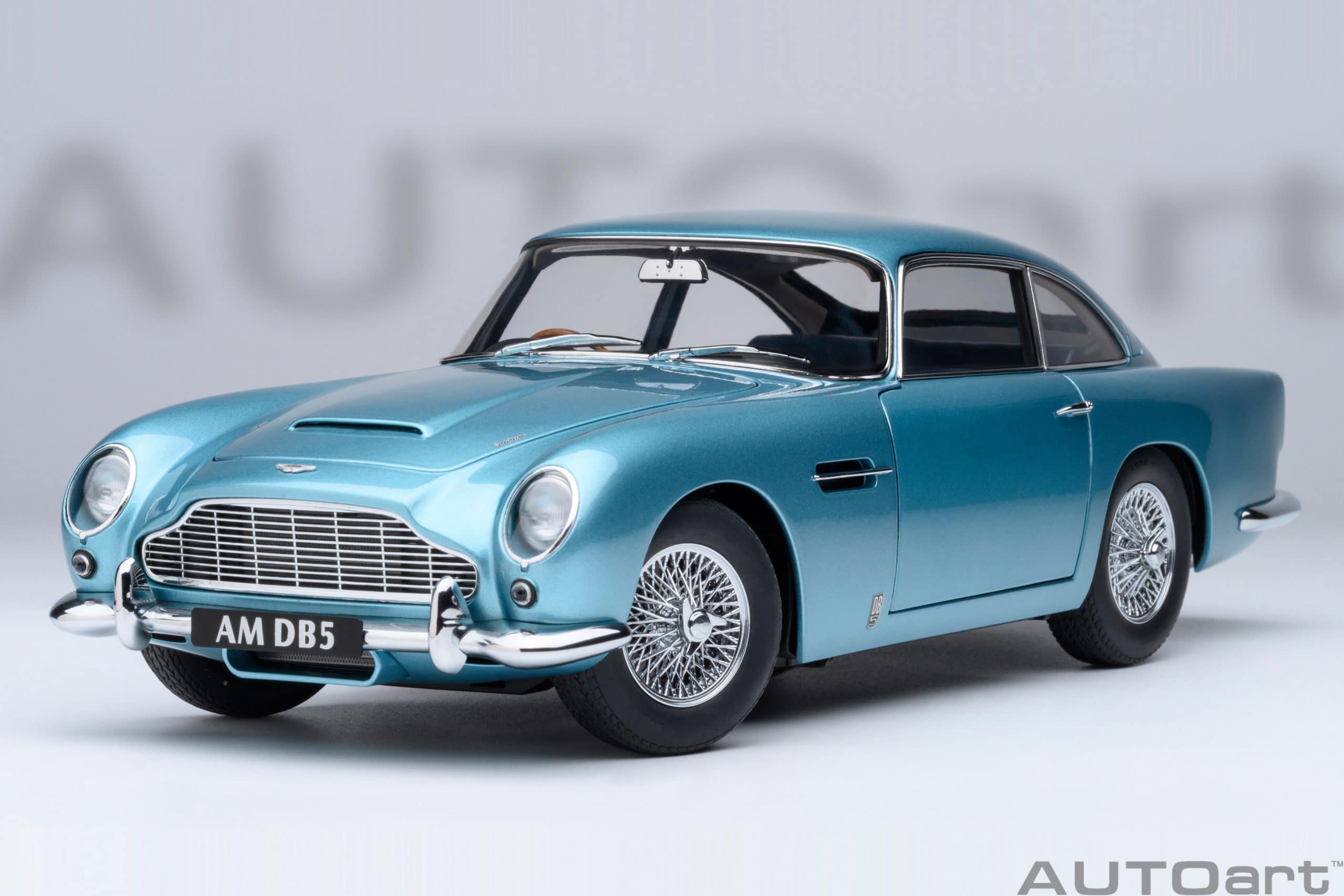 AUTOart Aston Martin DB5 1964 1:18 - Caribbean Pearl Blue - Image 17