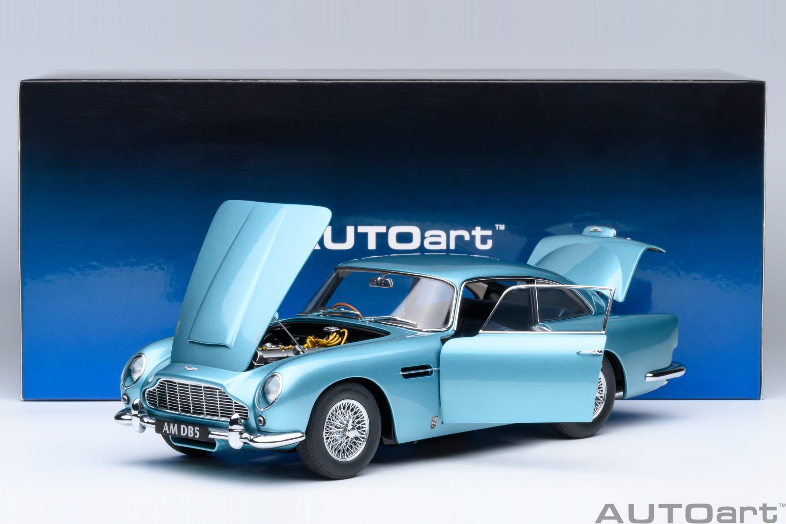 AUTOart Aston Martin DB5 1964 1:18 - Caribbean Pearl Blue - Image 20