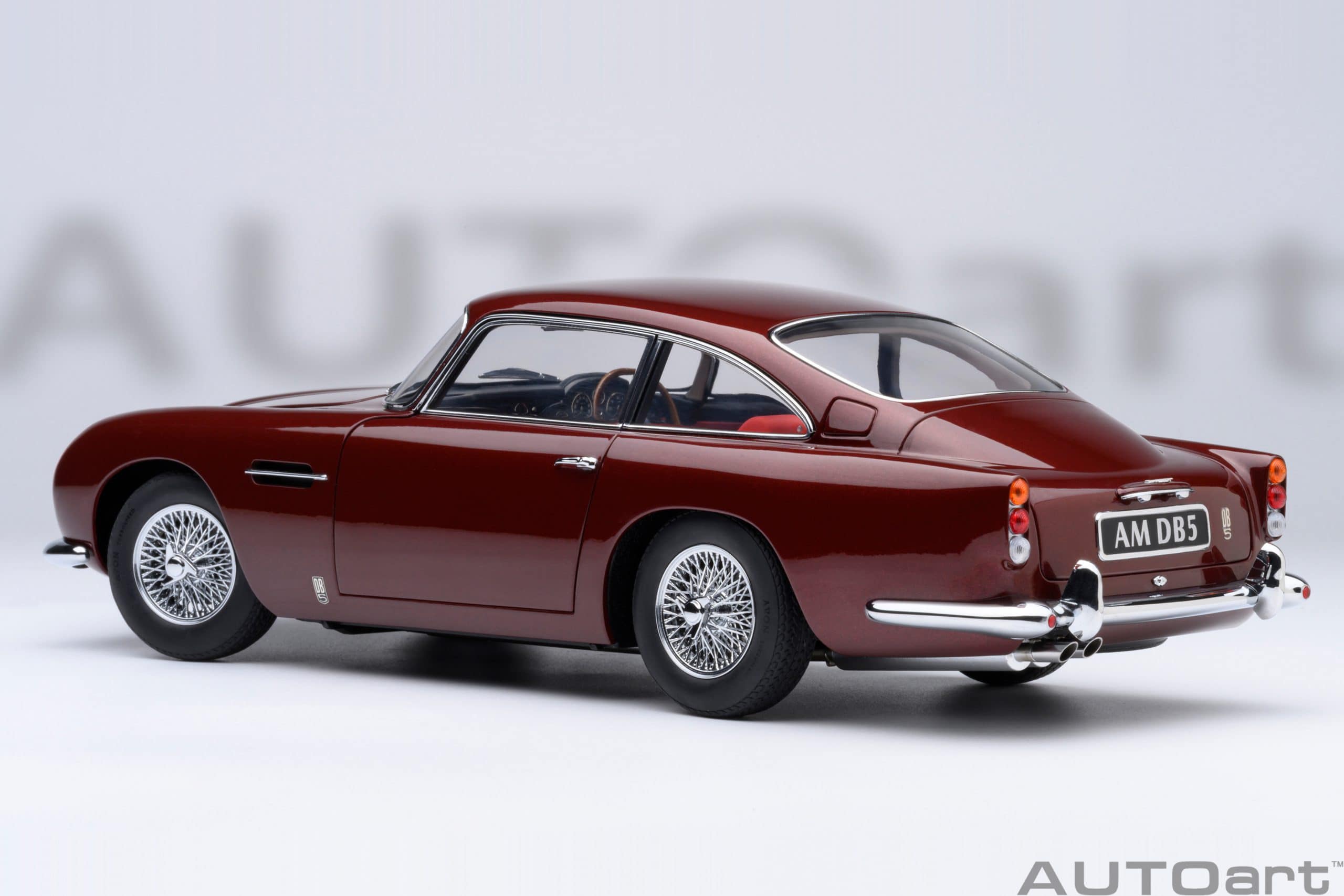 AUTOart Aston Martin DB5 1964 1:18 - Dubonnet Rosso - Image 2
