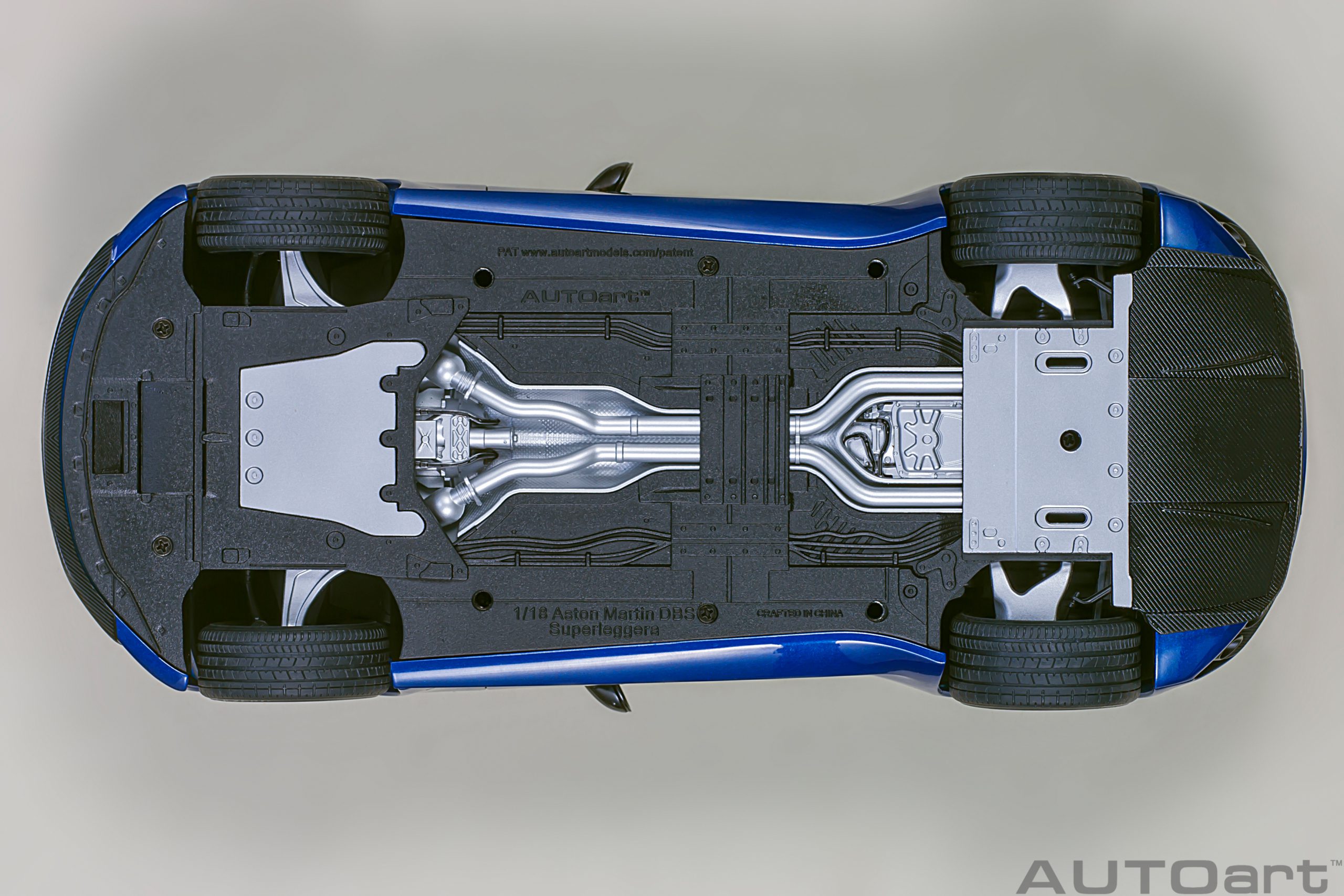 AUTOart Aston Martin DBS Superleggera 2019 1:18 - Zaffre Blue - Image 8