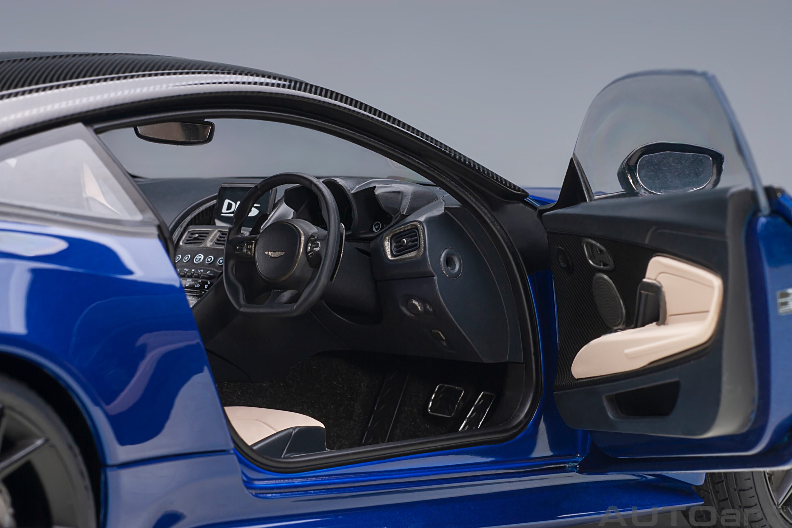 AUTOart Aston Martin DBS Superleggera 2019 1:18 - Zaffre Blue - Image 10